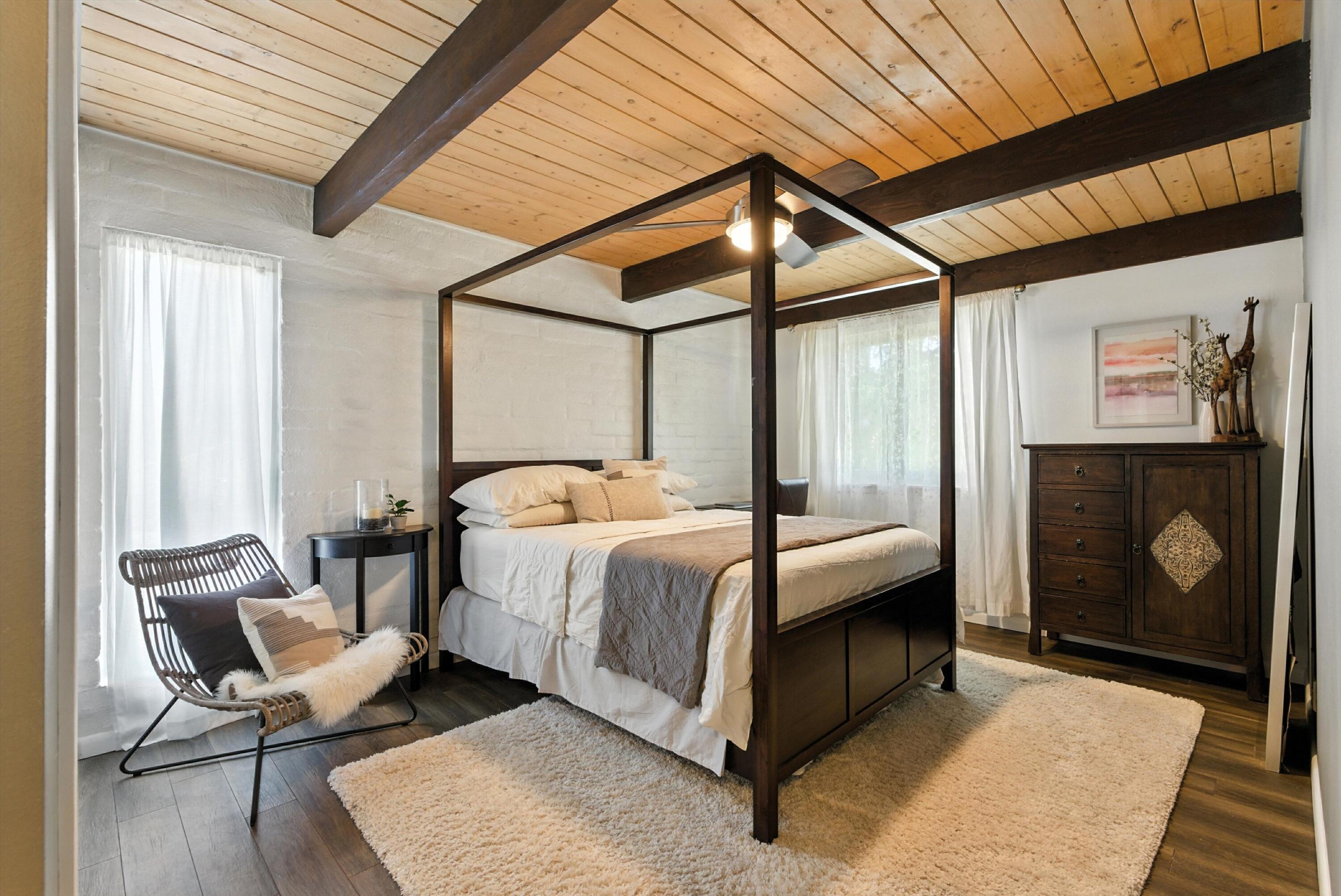 1111 CUATRO CERROS Trail SE