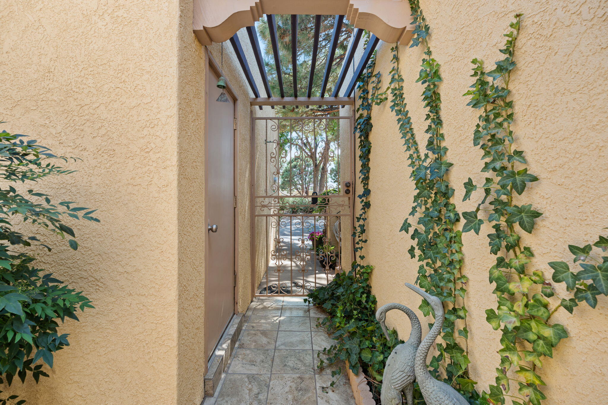 4725 SAN PEDRO Drive NE #6