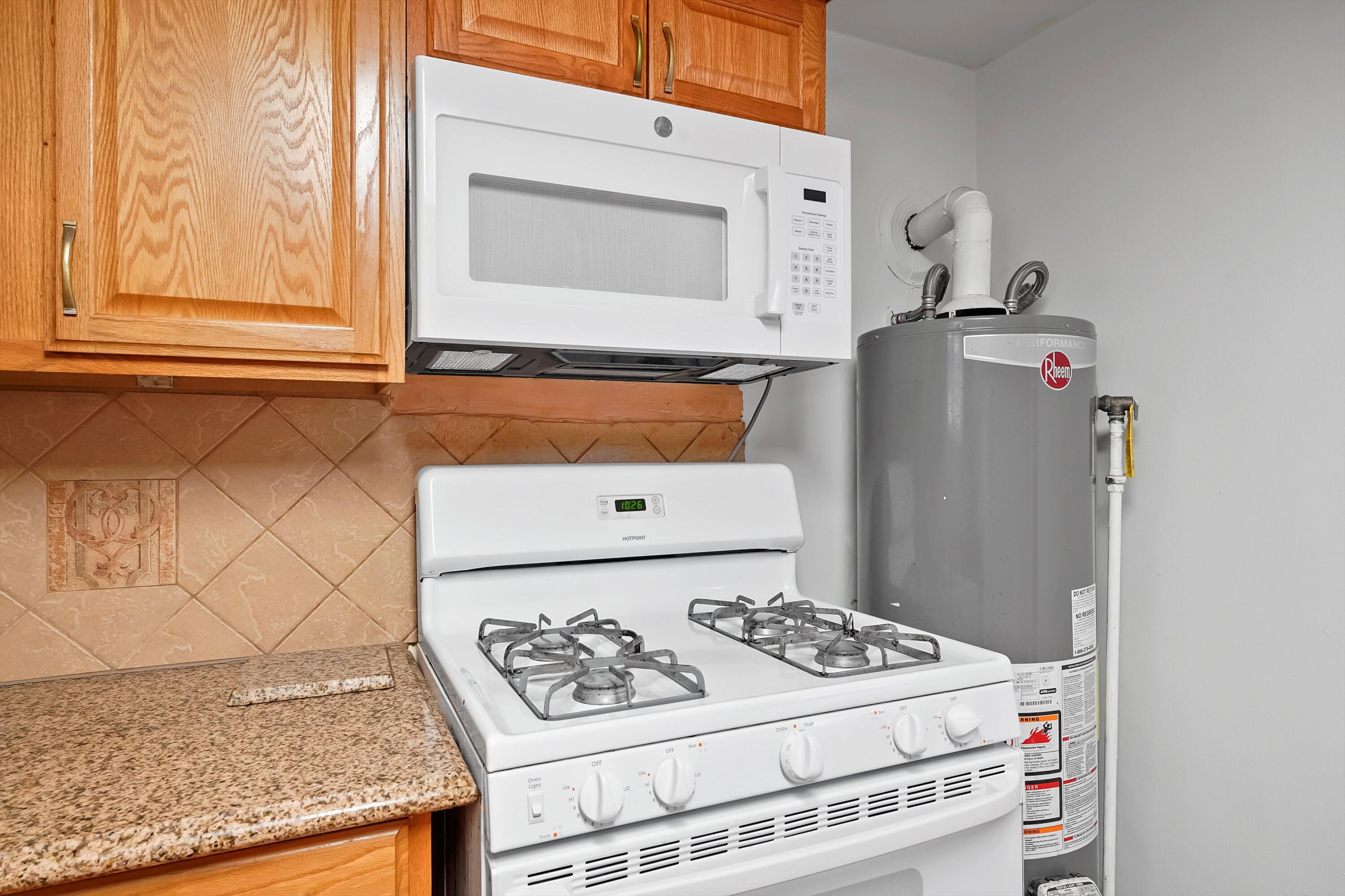 1347 YOUNG Avenue SW