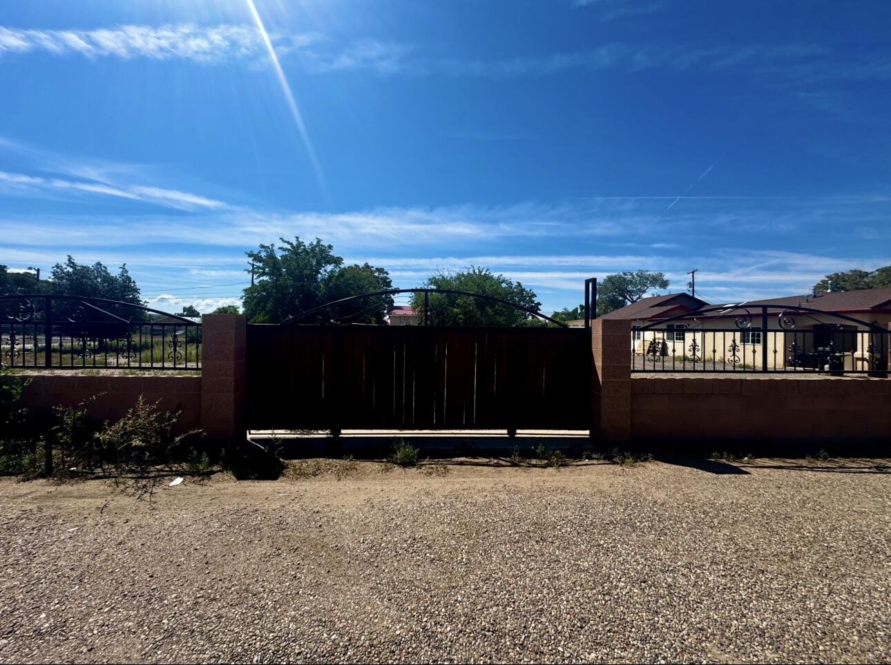 300 CAMINO CINCO SW