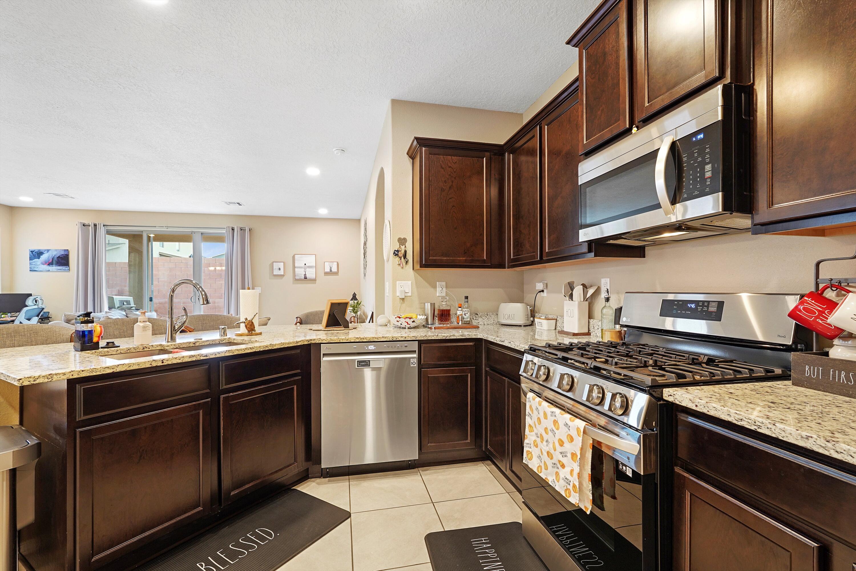 2554 CAMINO PLATA Loop NE