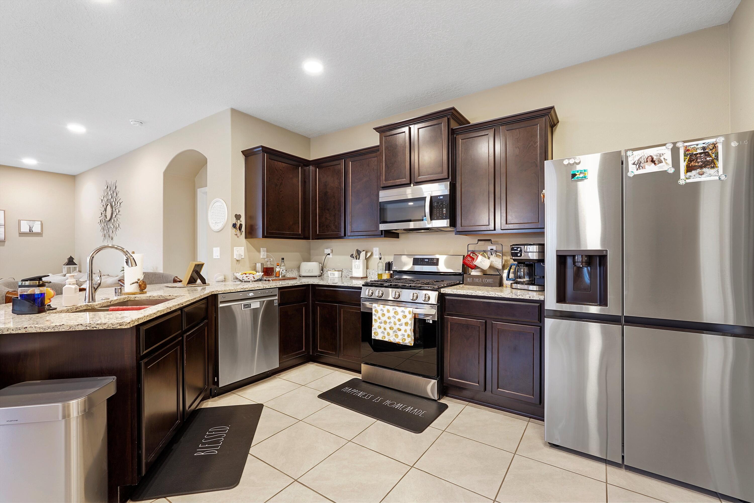 2554 CAMINO PLATA Loop NE