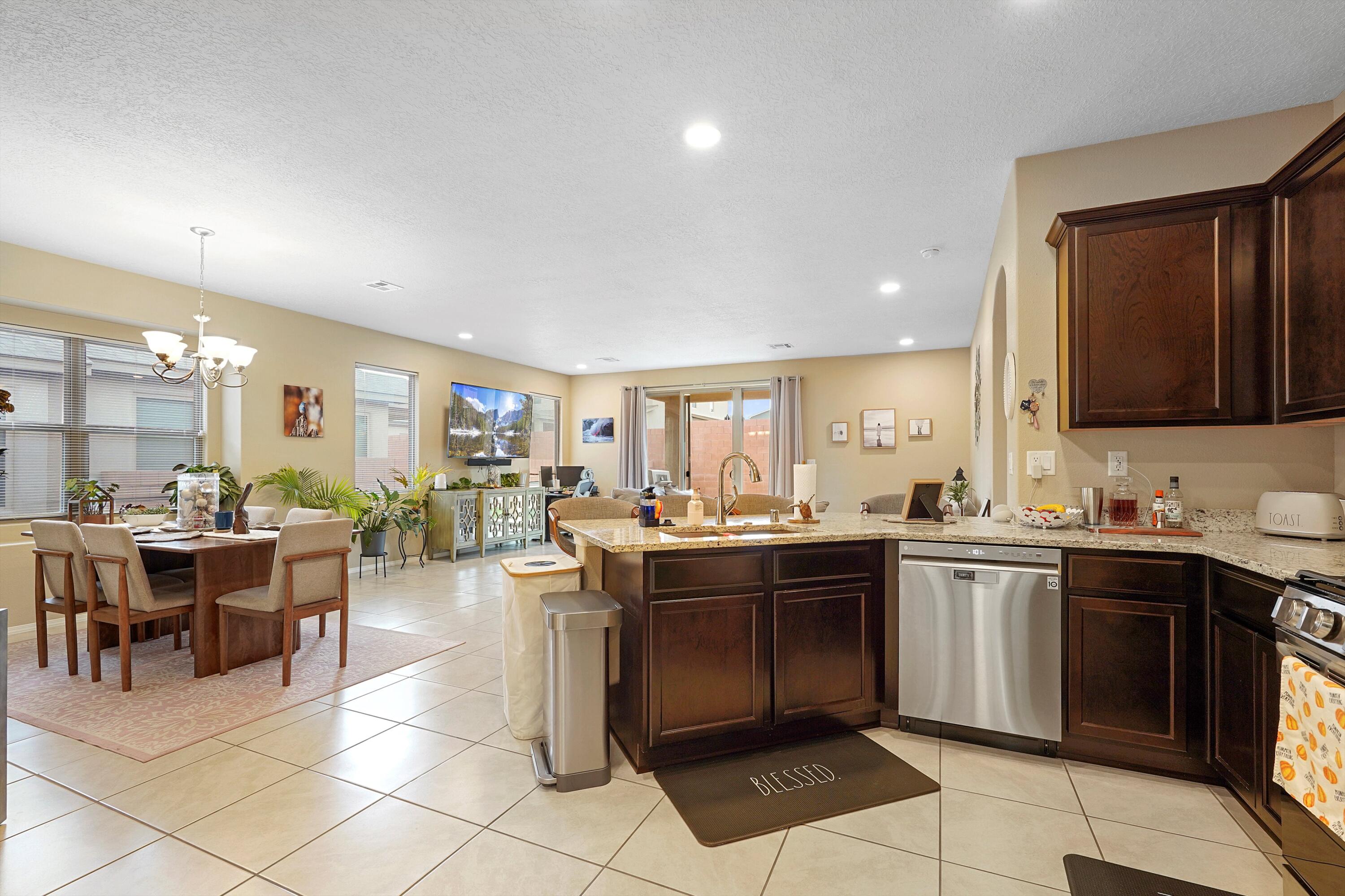 2554 CAMINO PLATA Loop NE