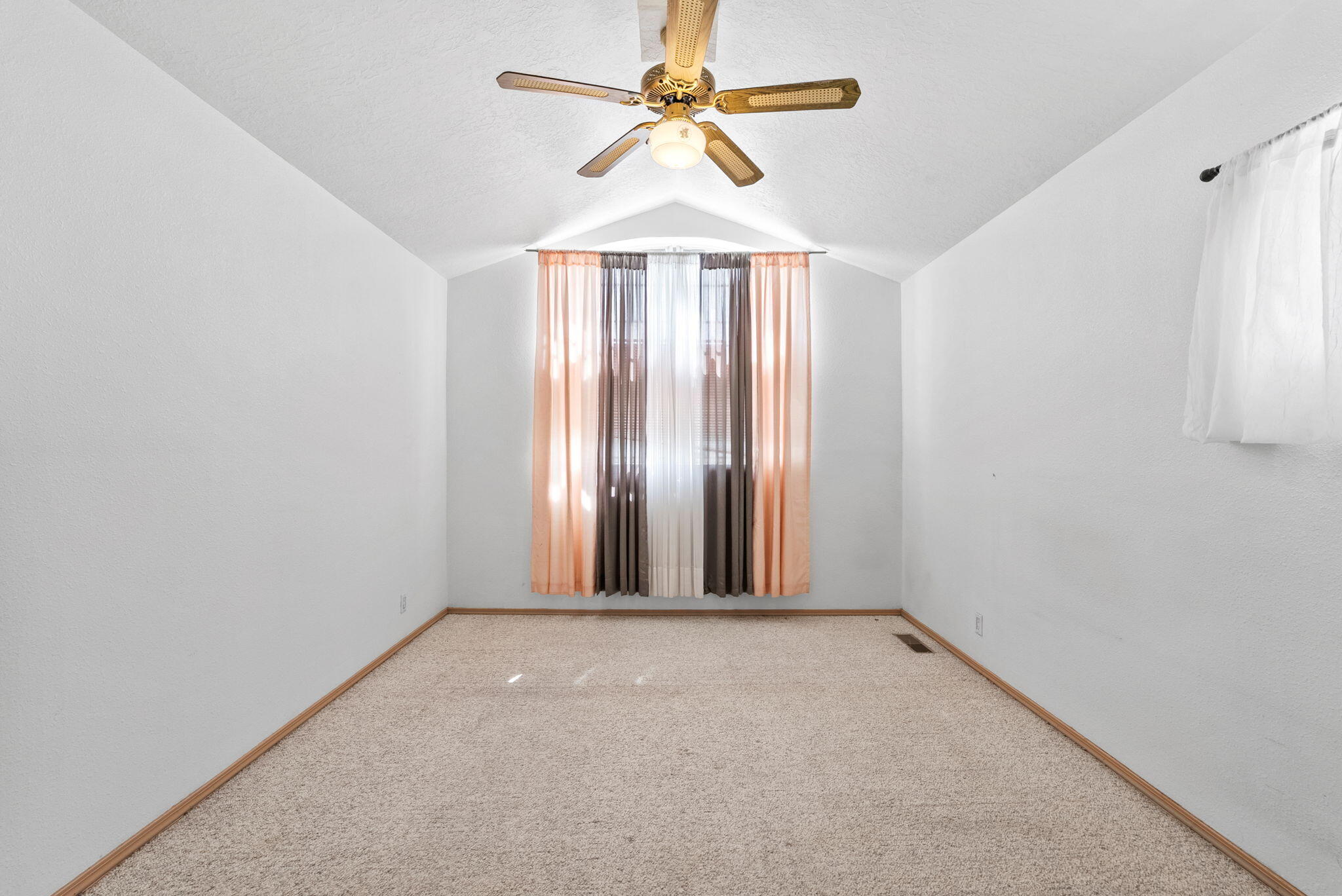 1209 Paisano Street NE