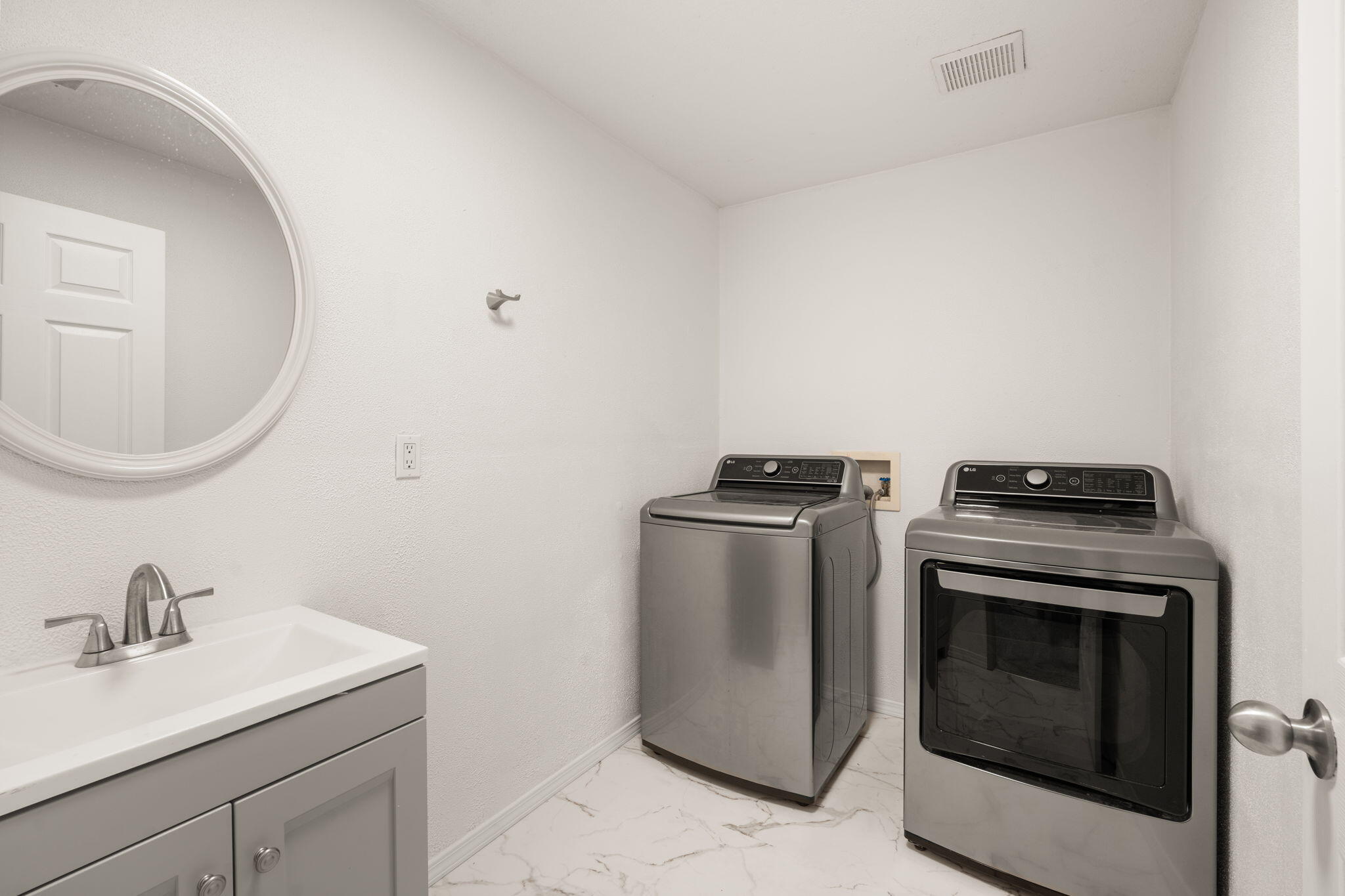 1209 Paisano Street NE