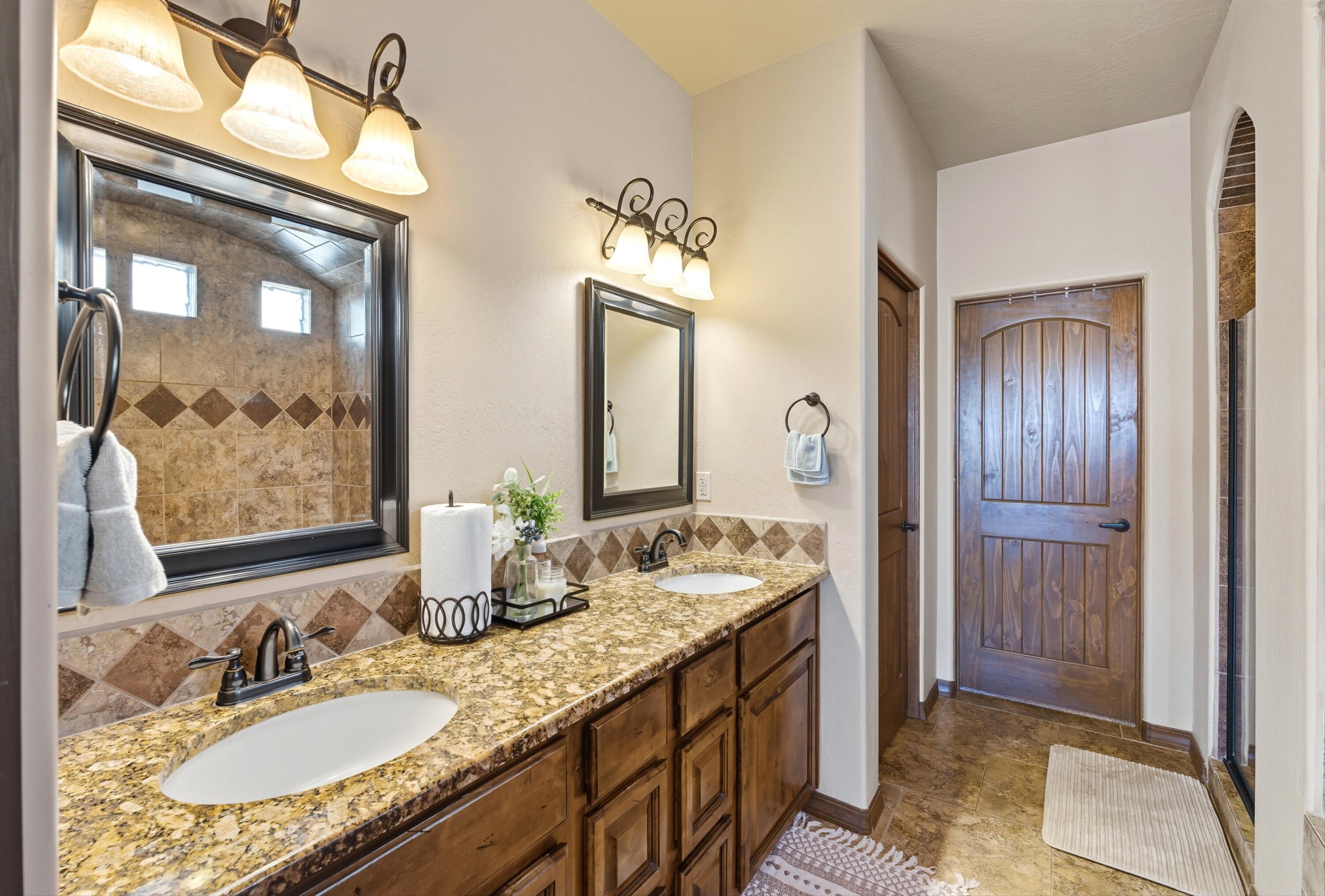 1716 CHISHOLM Trail NE