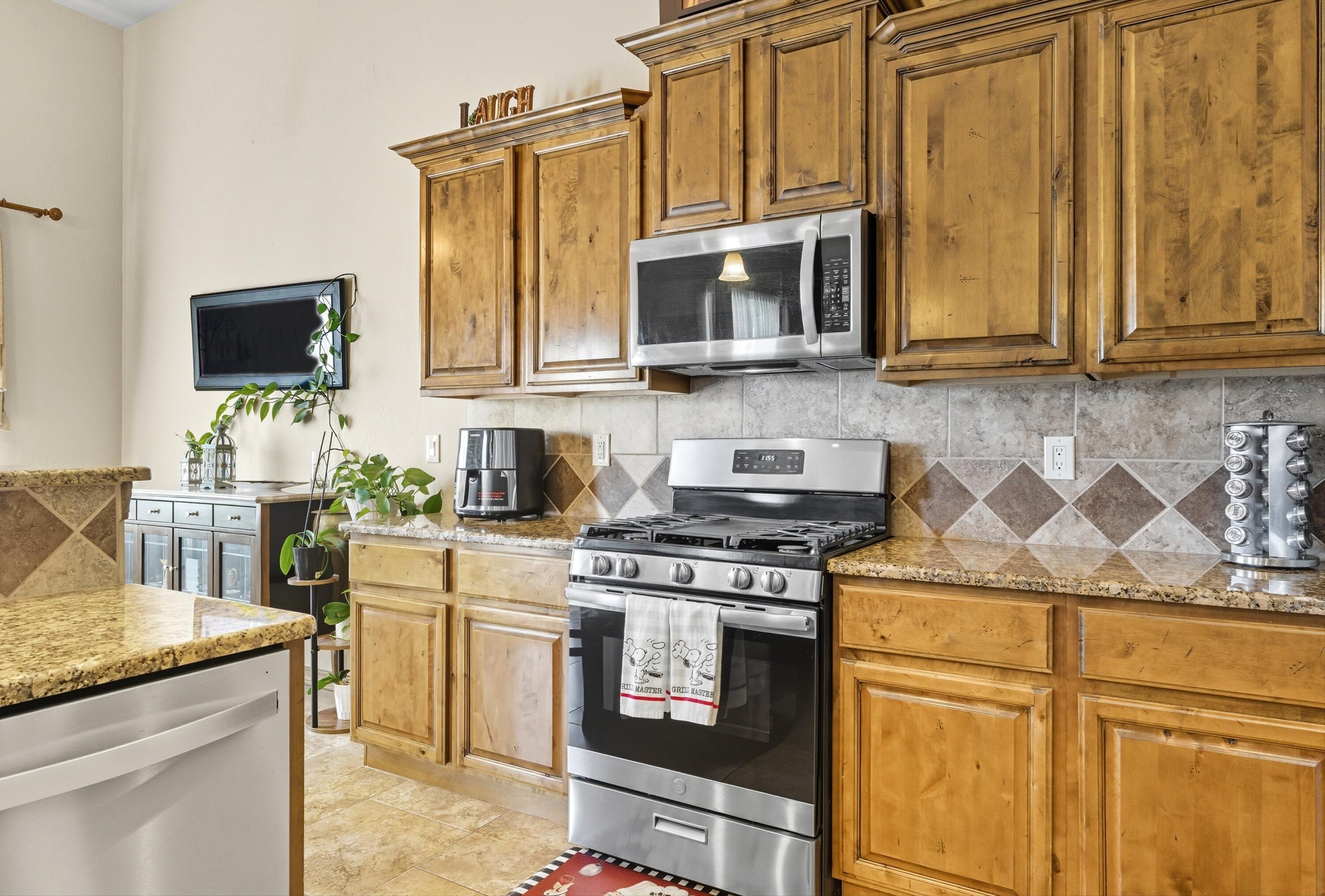 1716 CHISHOLM Trail NE