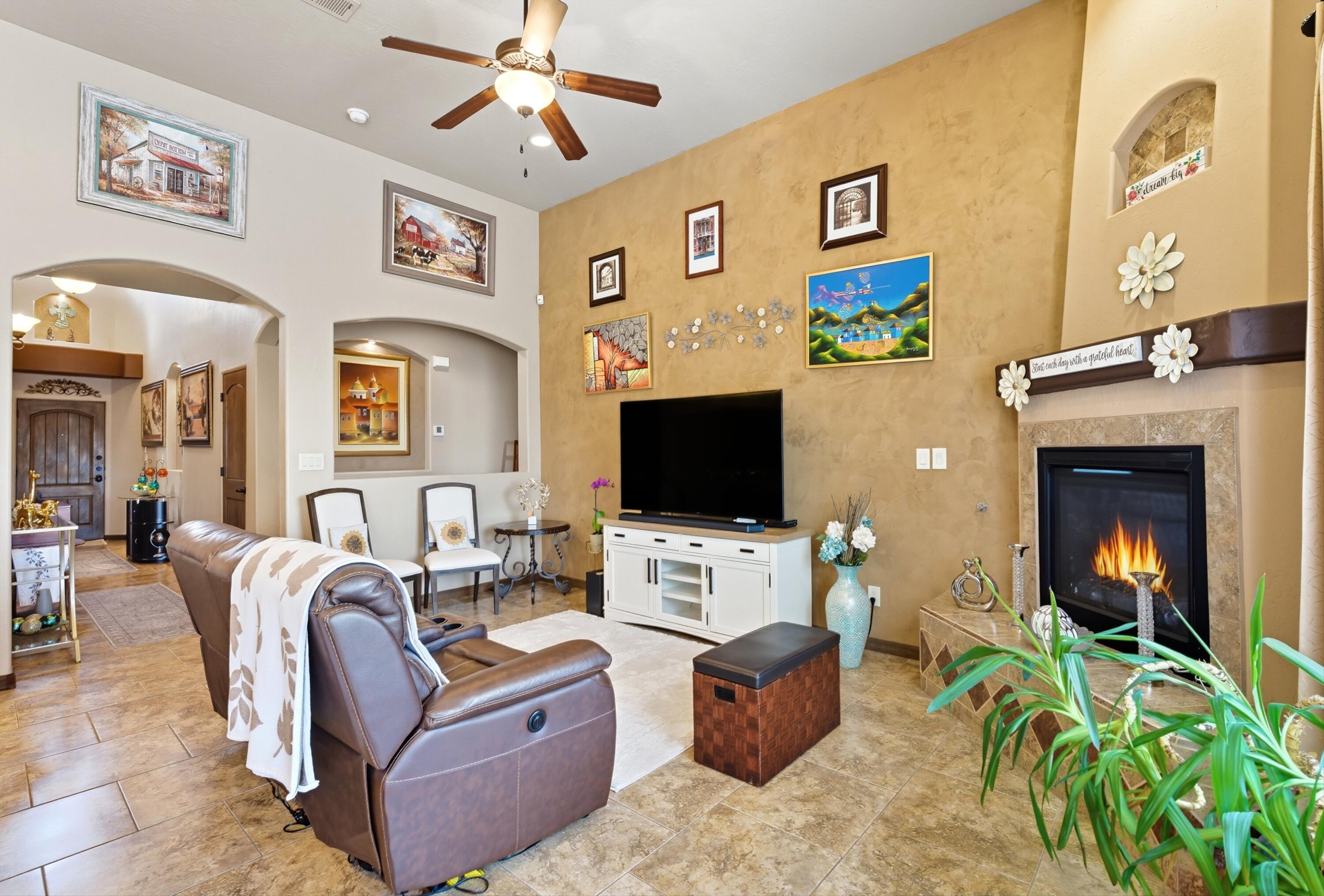 1716 CHISHOLM Trail NE