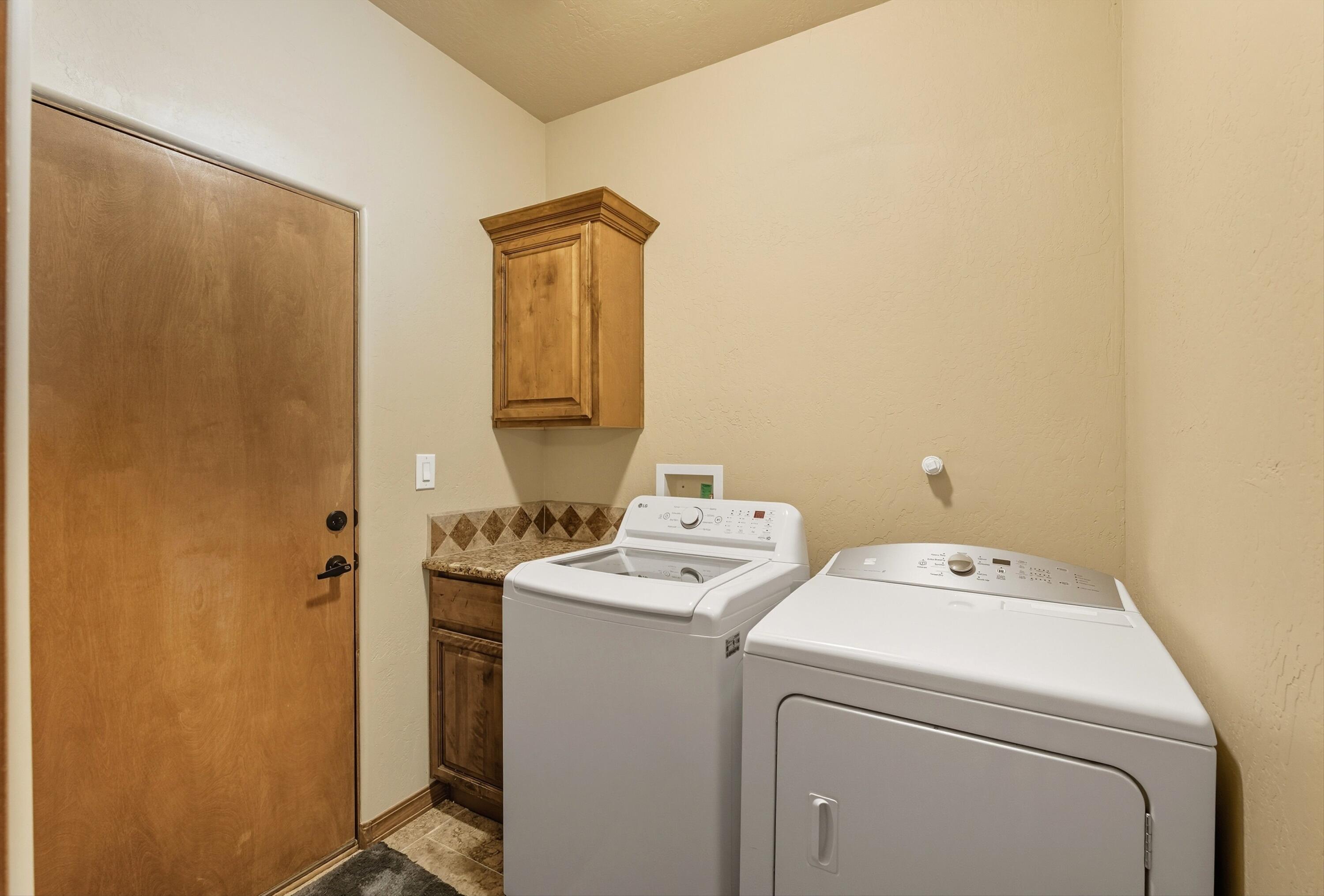 1716 CHISHOLM Trail NE