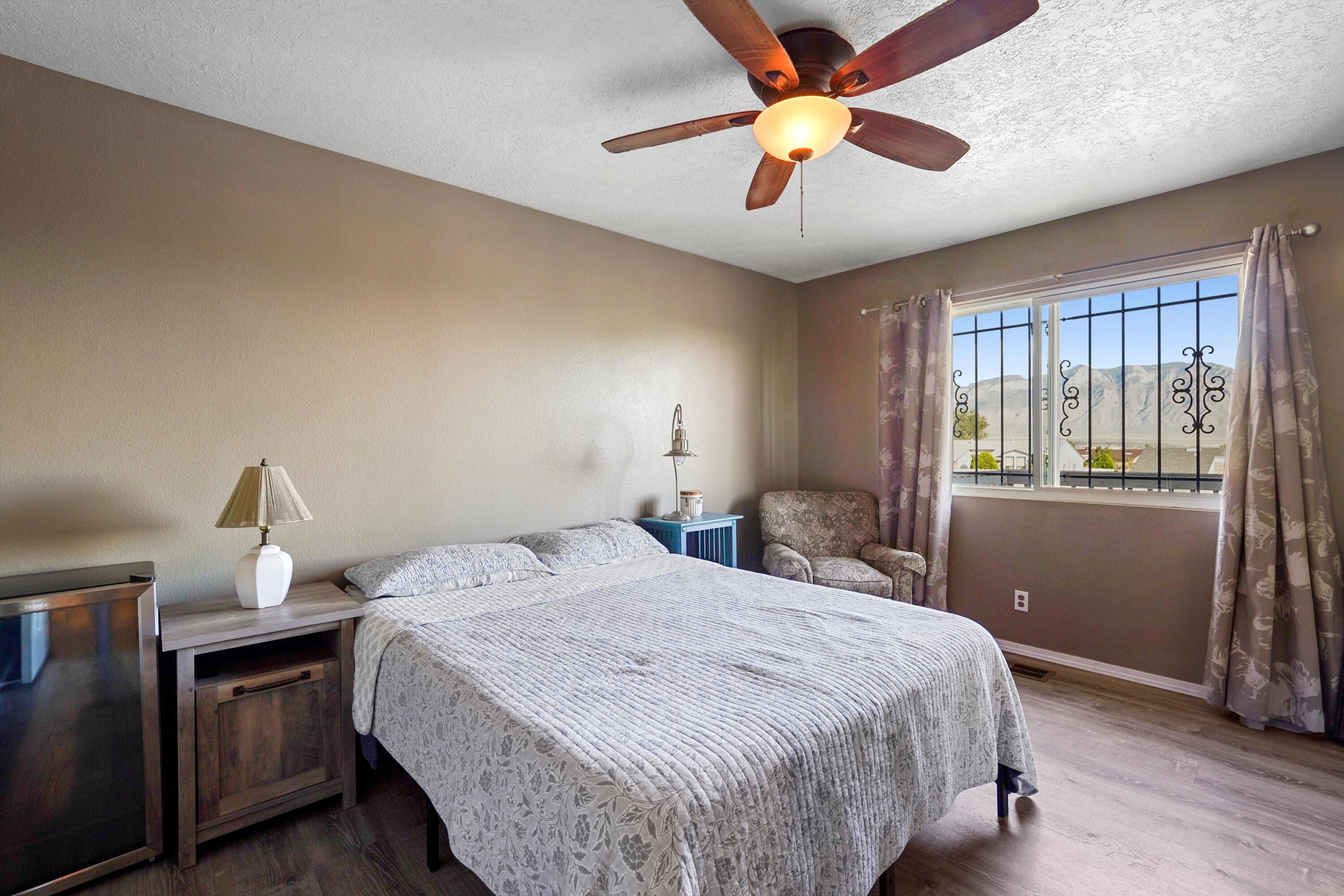 1964 ROANOKE Drive NE