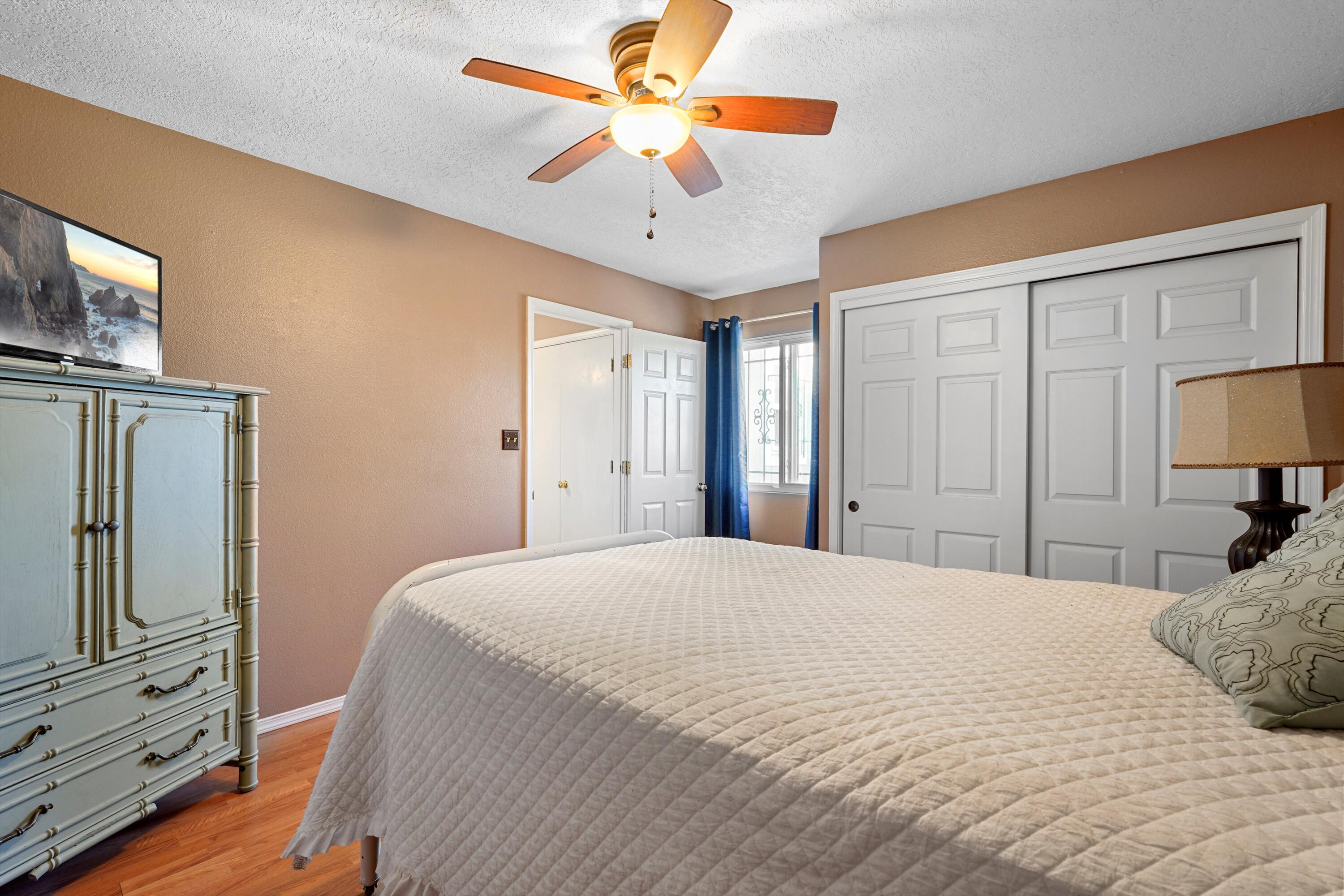 1964 ROANOKE Drive NE