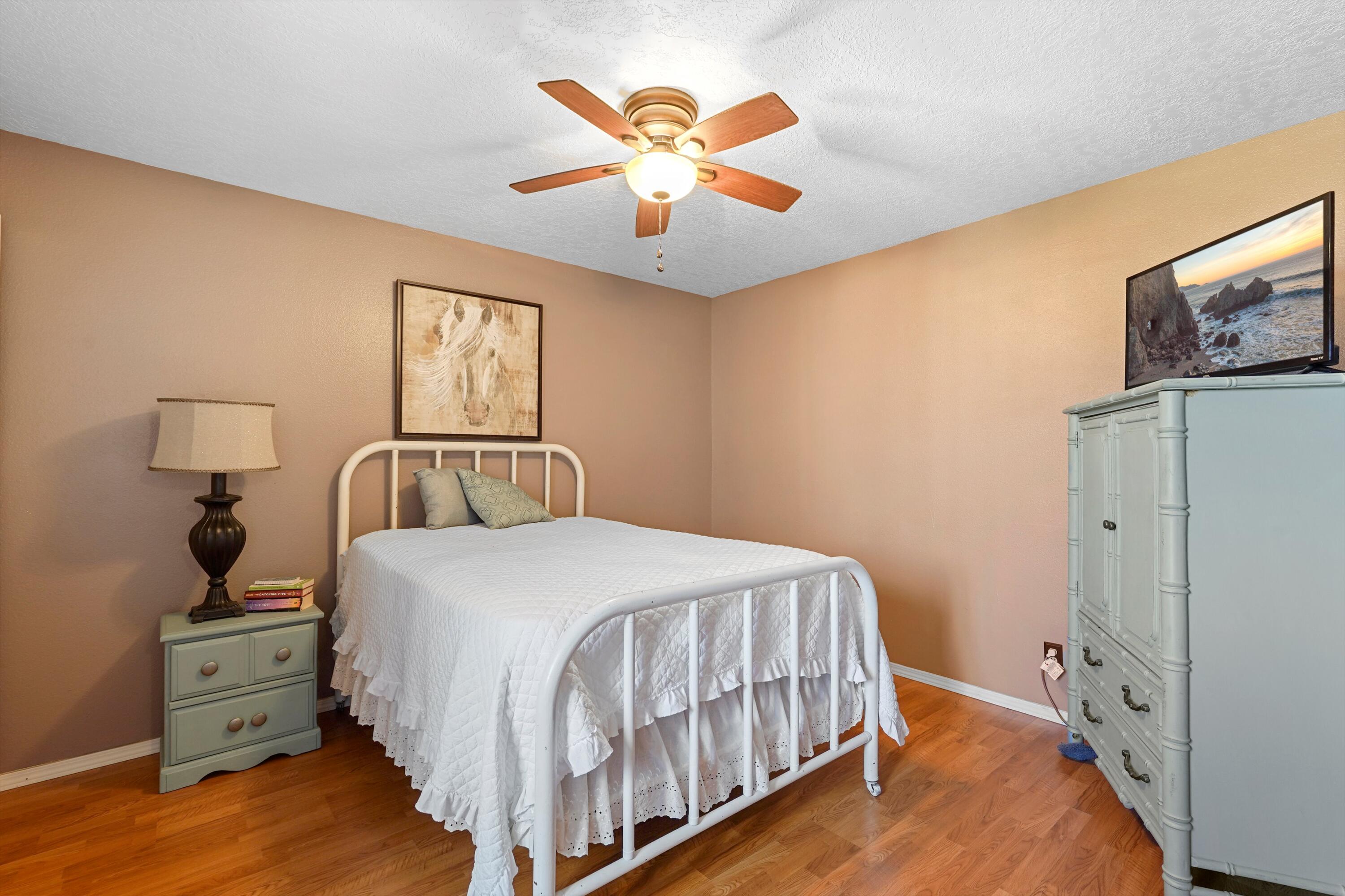 1964 ROANOKE Drive NE