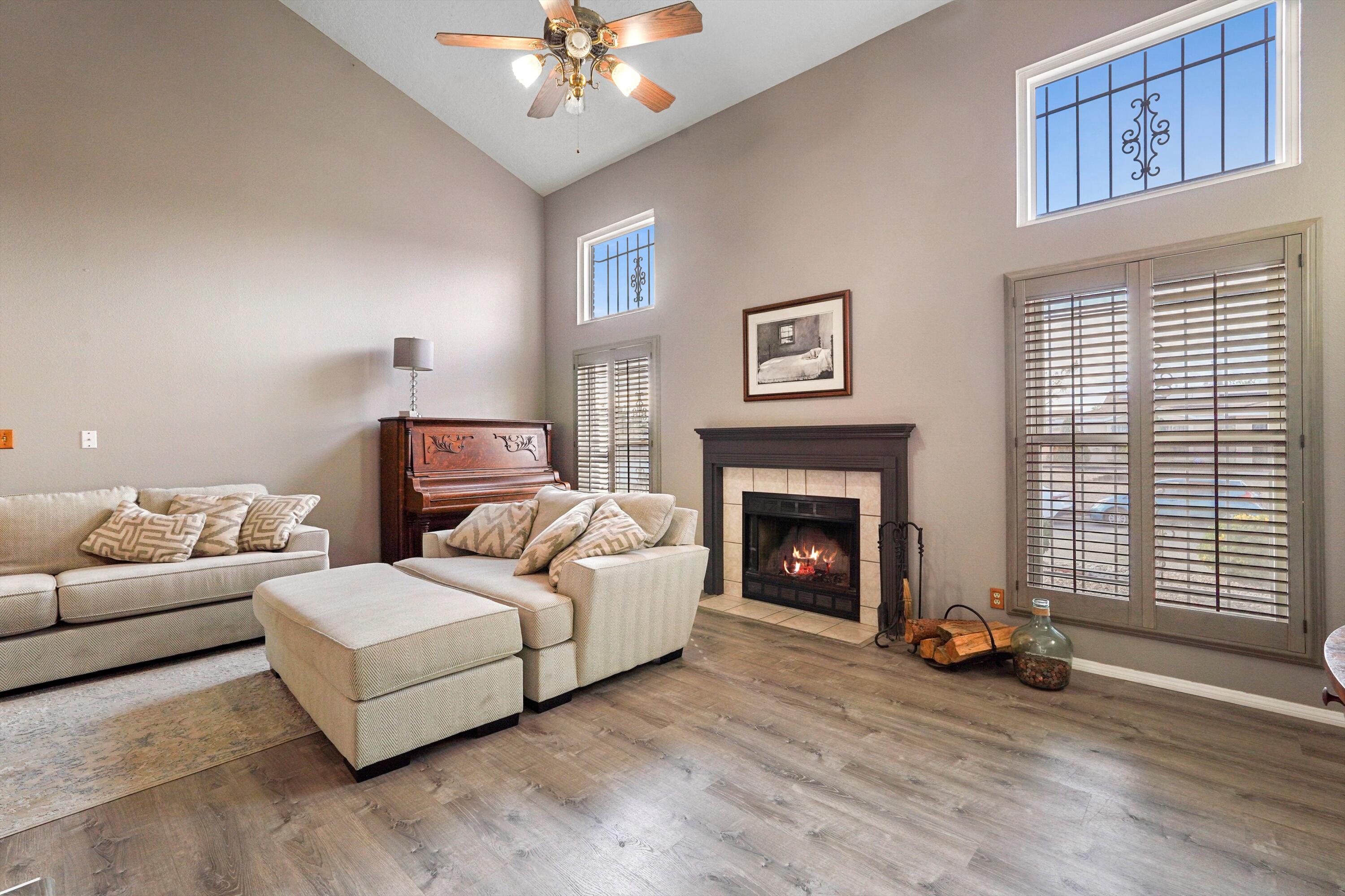 1964 ROANOKE Drive NE