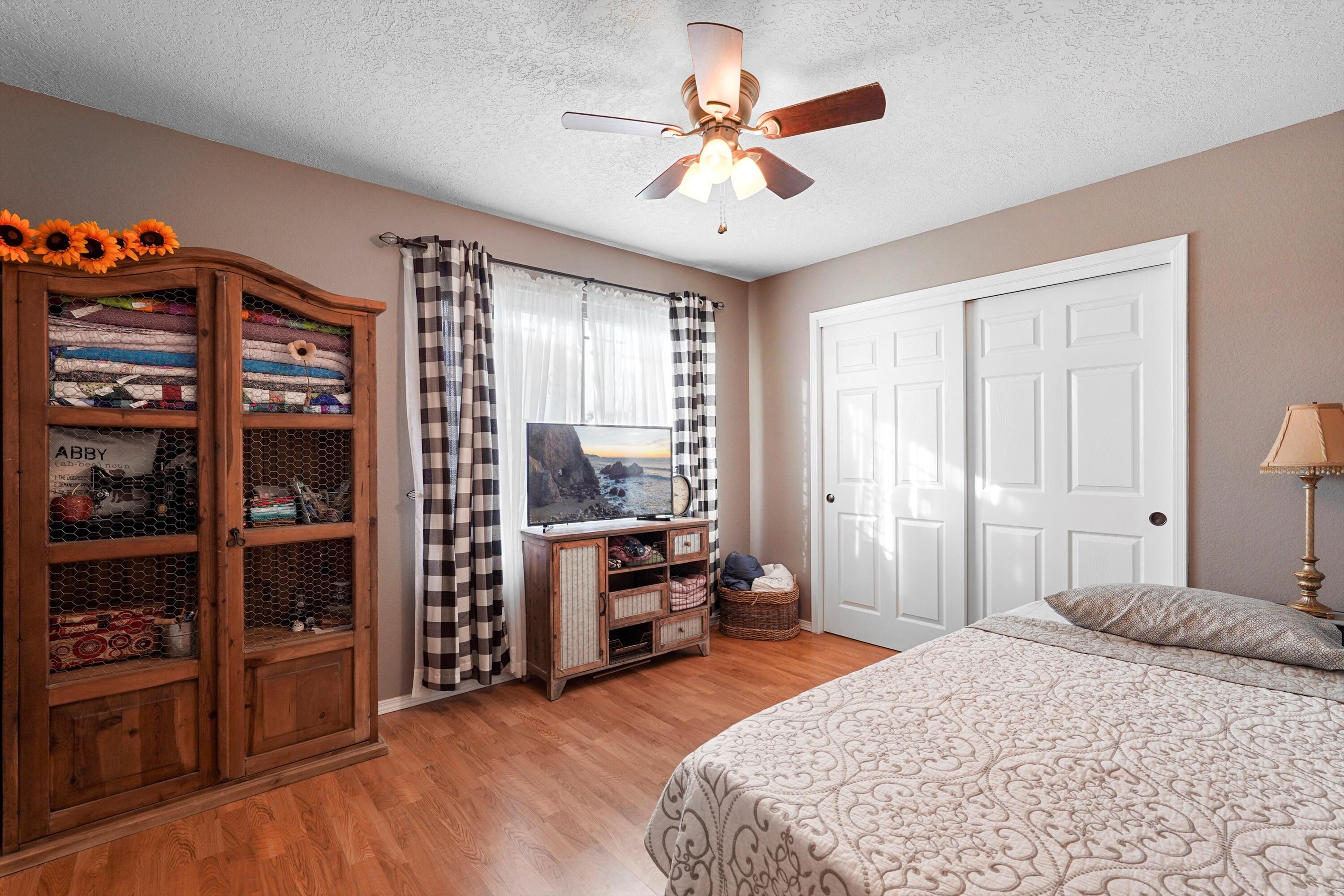 1964 ROANOKE Drive NE