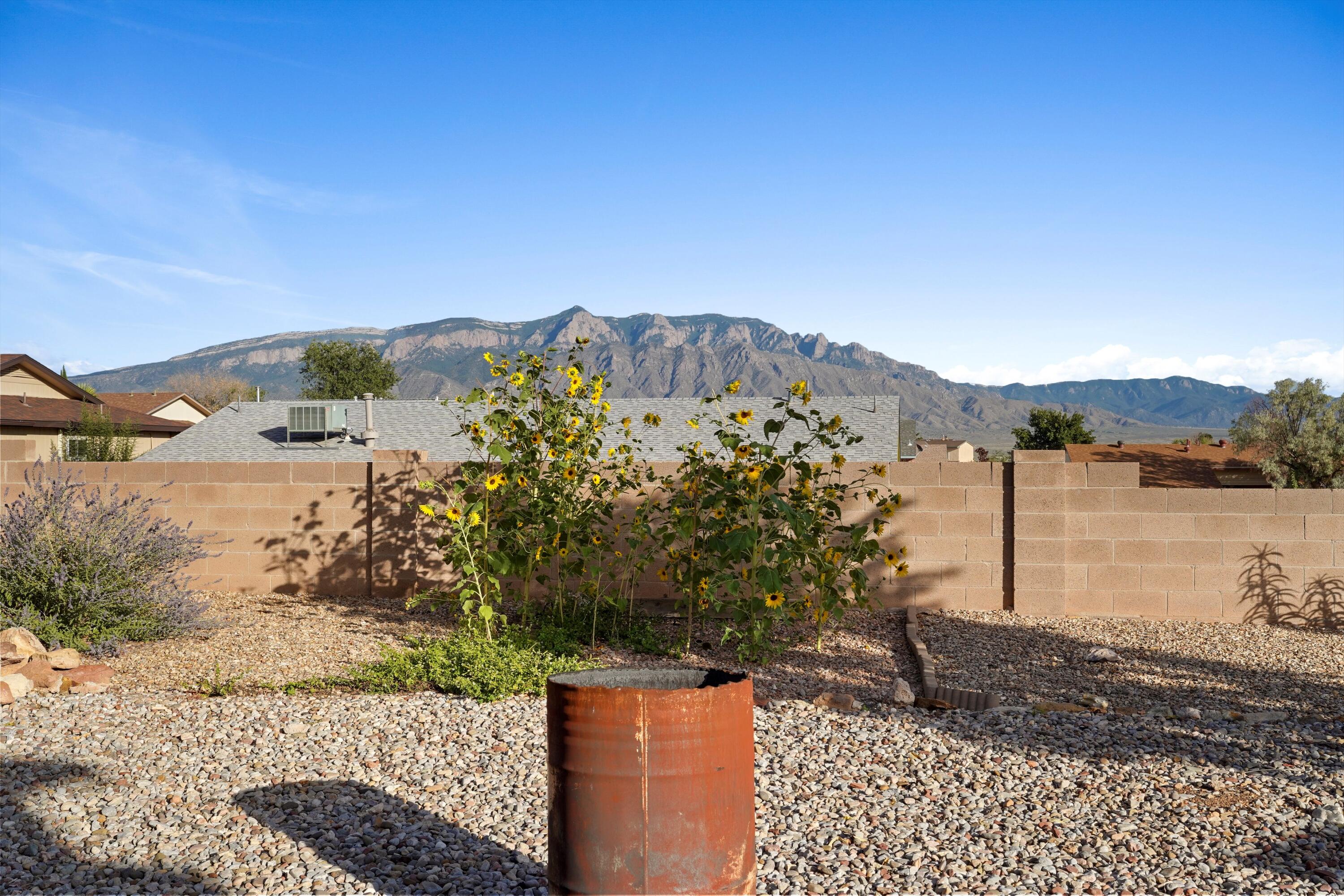 1964 ROANOKE Drive NE