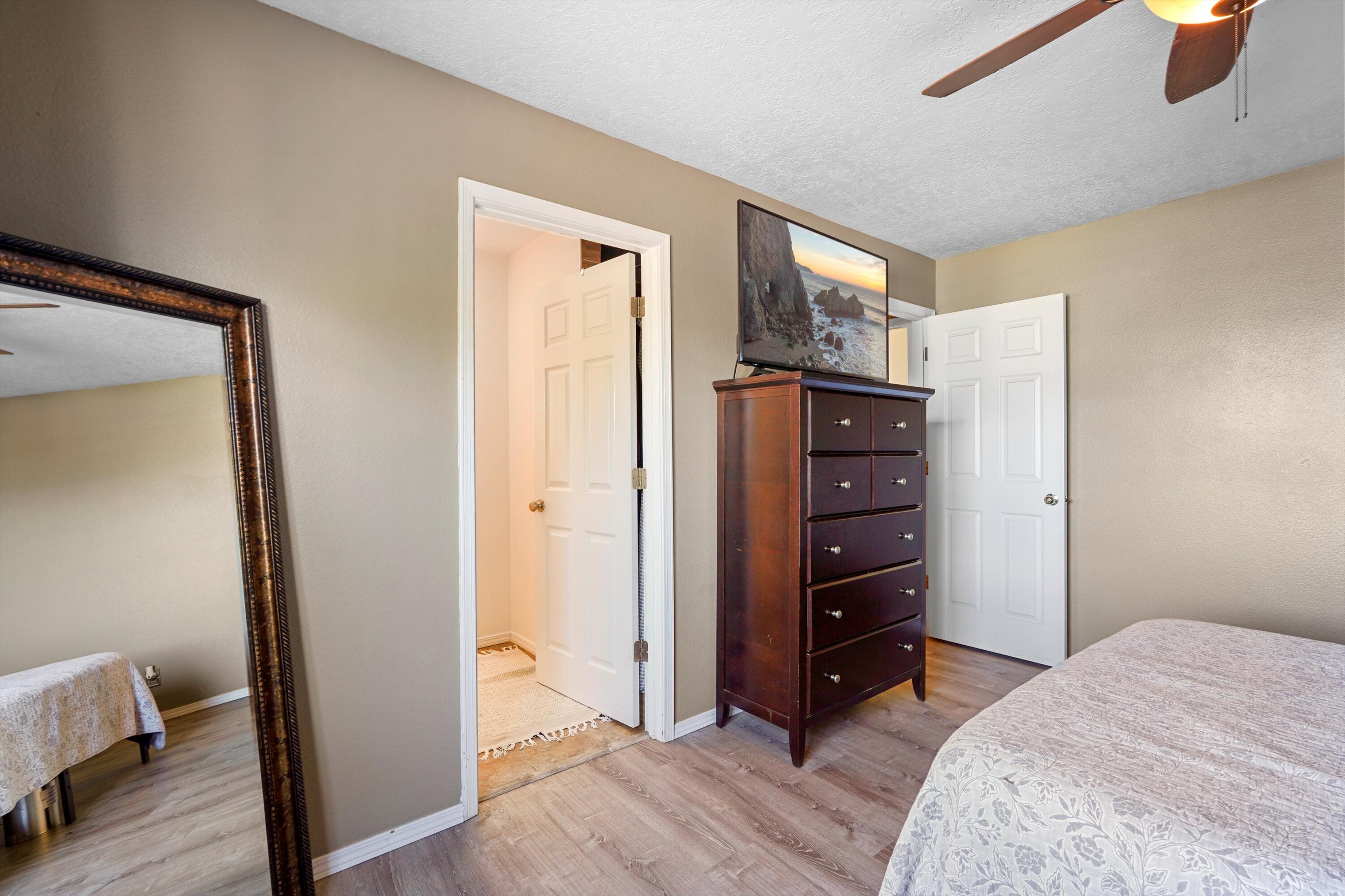 1964 ROANOKE Drive NE