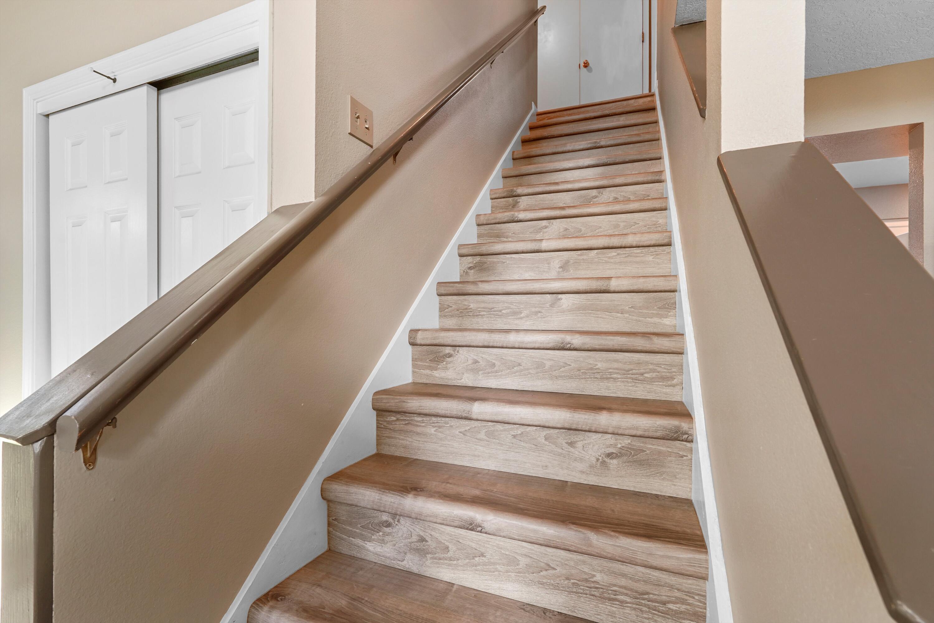 1964 ROANOKE Drive NE