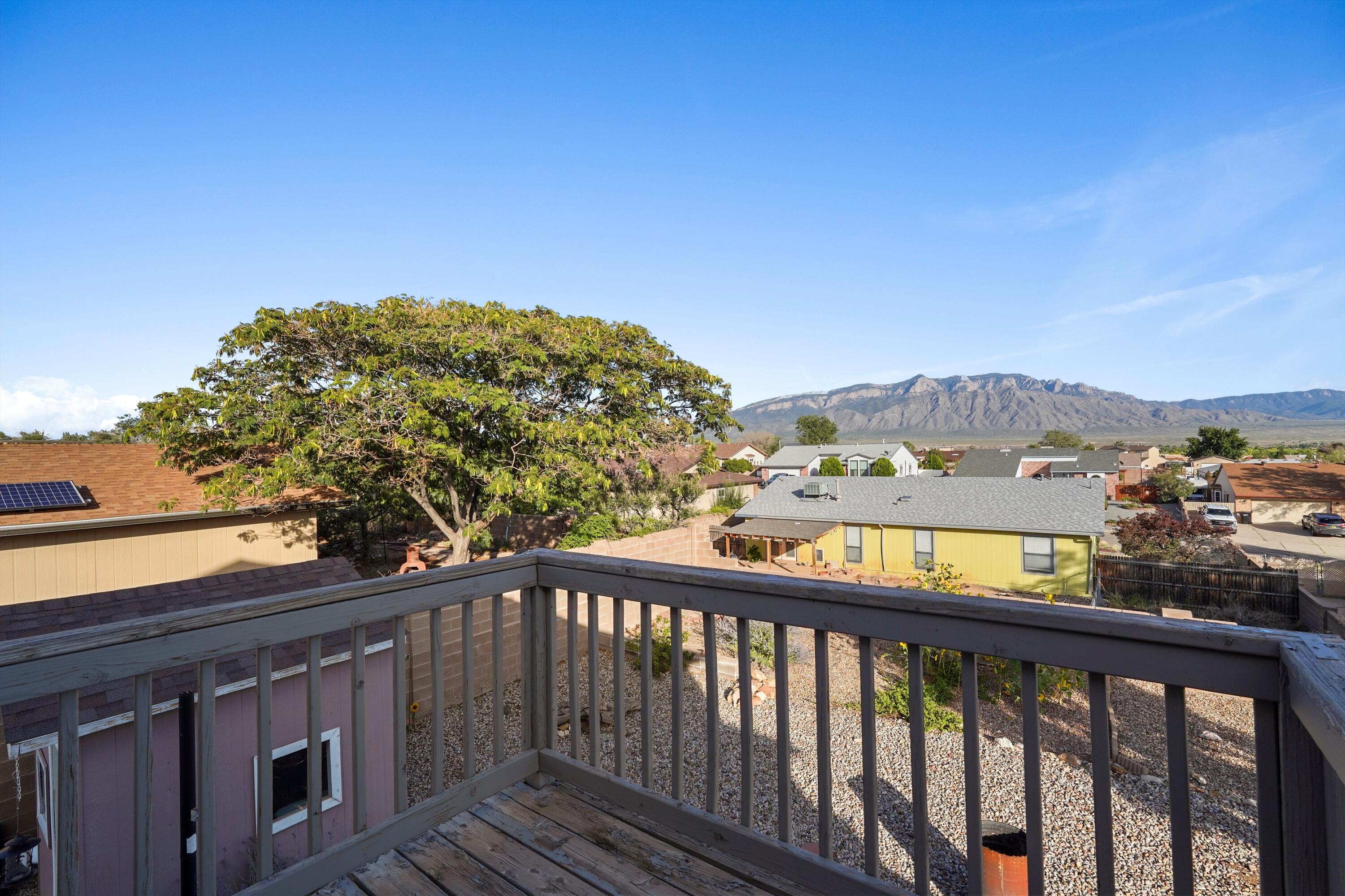 1964 ROANOKE Drive NE