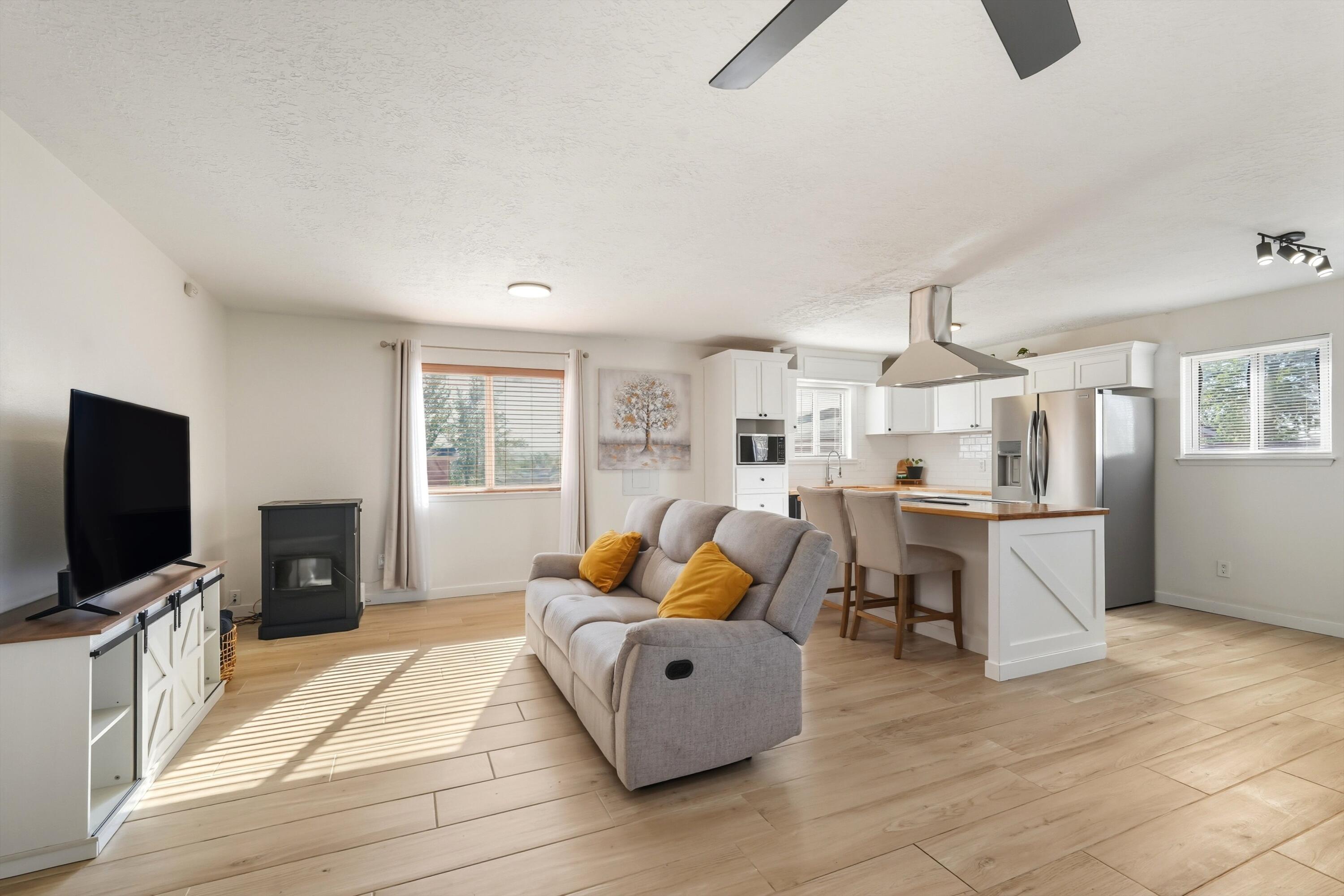 6704 Johniece Drive SW