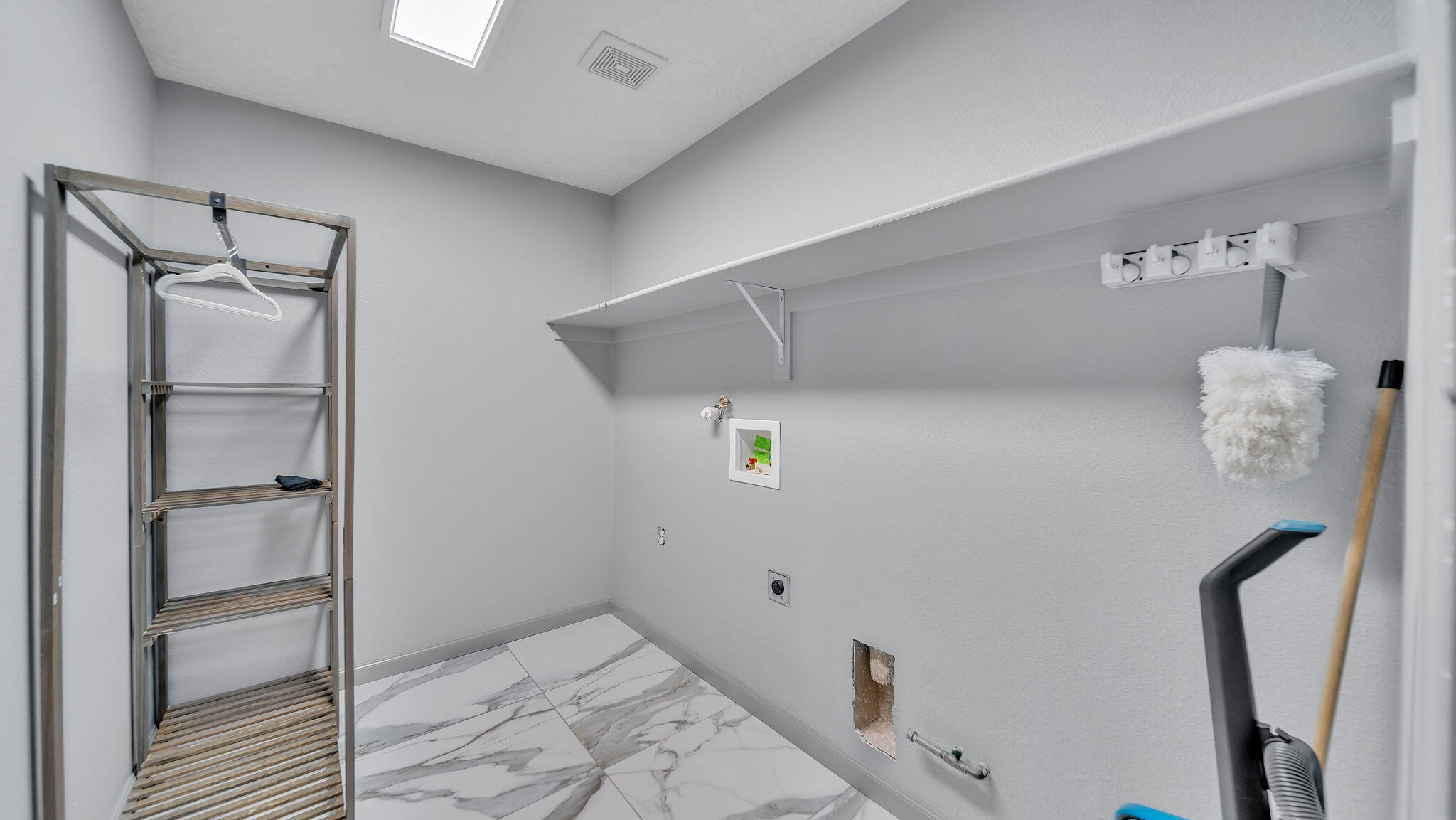 8612 SILK TASSEL Road NW