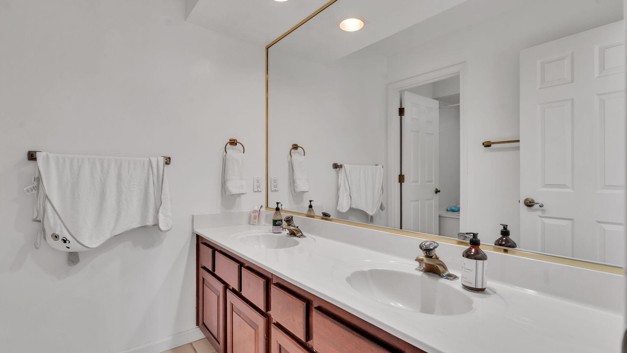 8720 MADRE Avenue NE