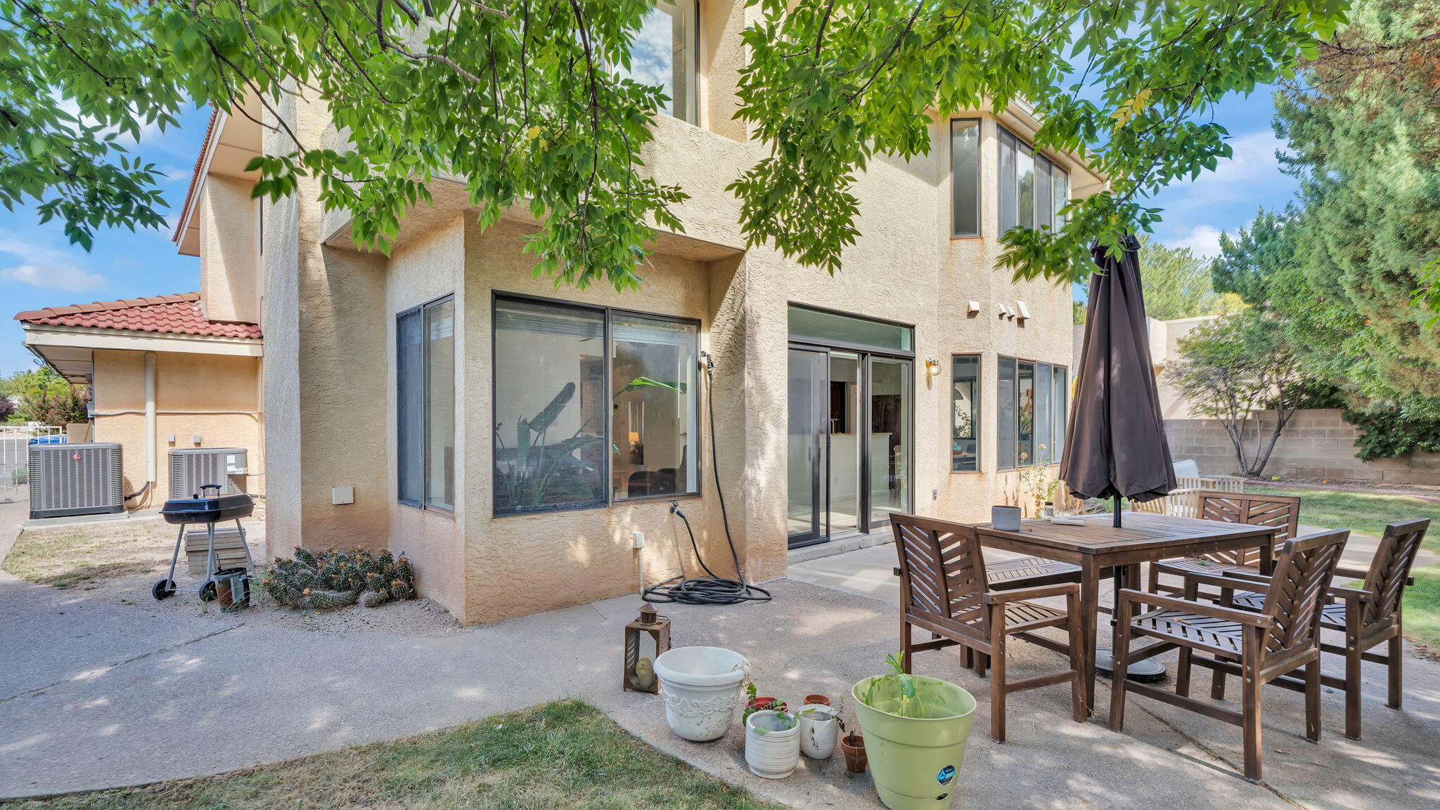 8720 MADRE Avenue NE