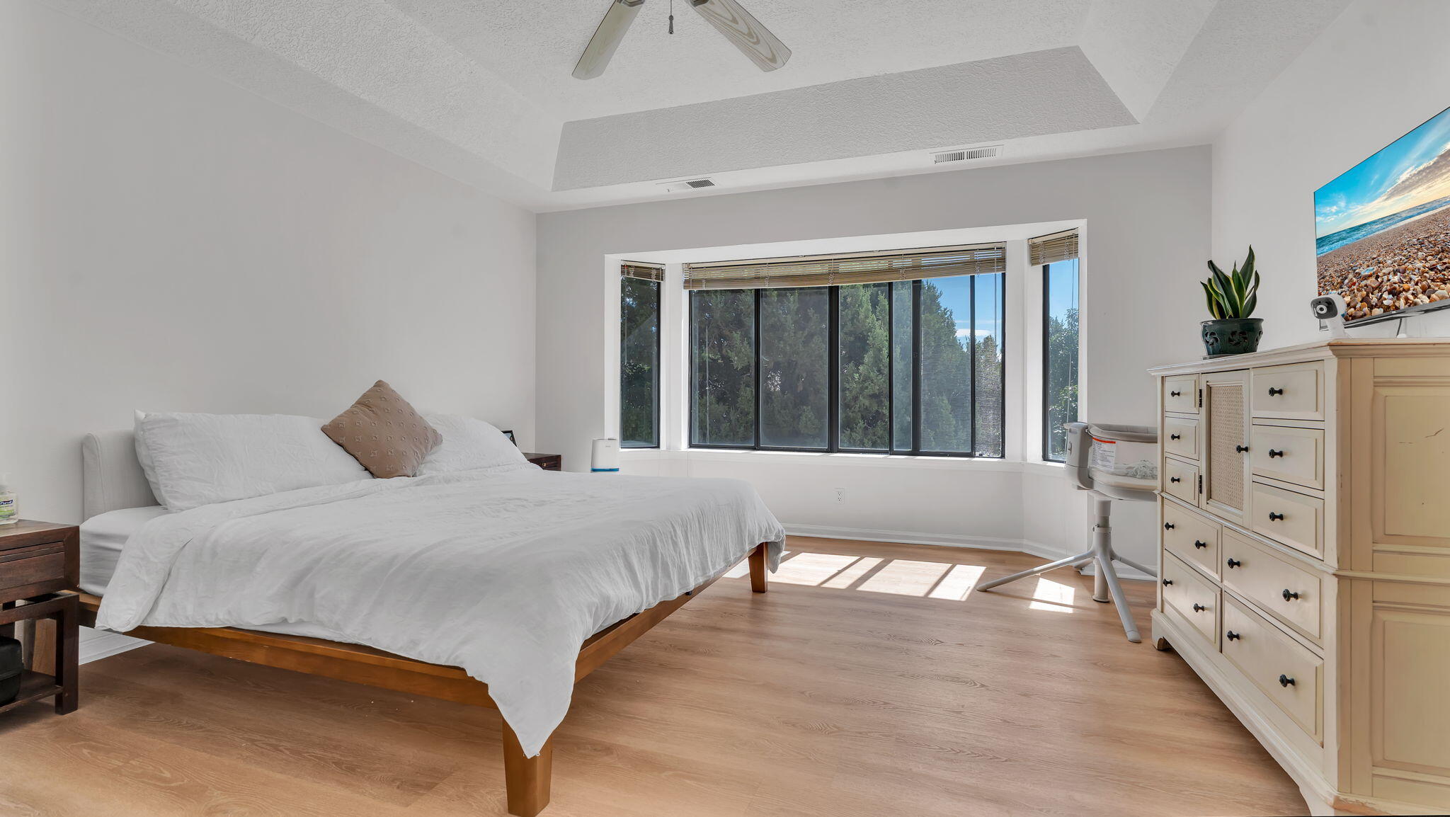 8720 MADRE Avenue NE