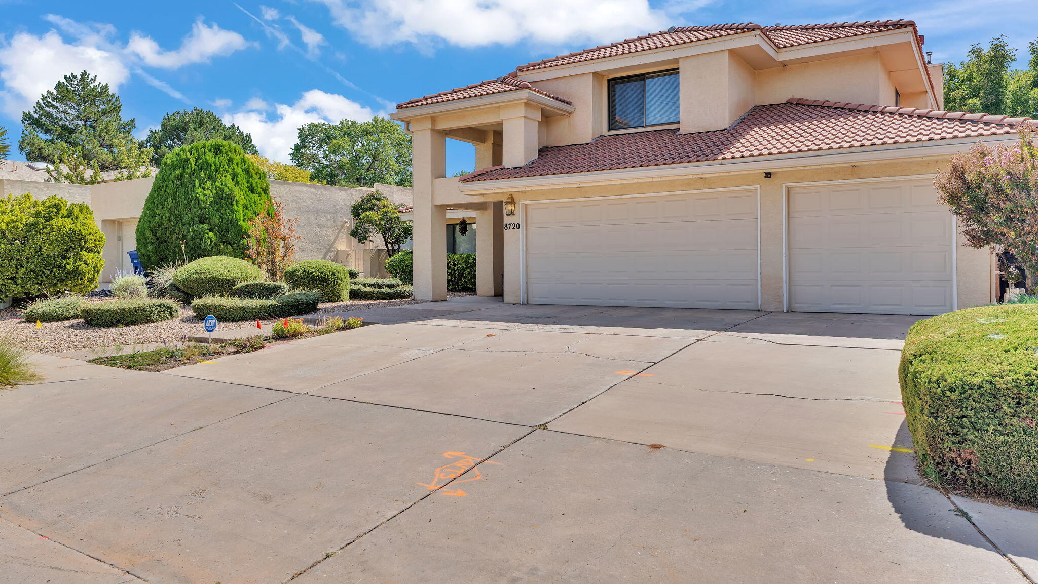 8720 MADRE Avenue NE