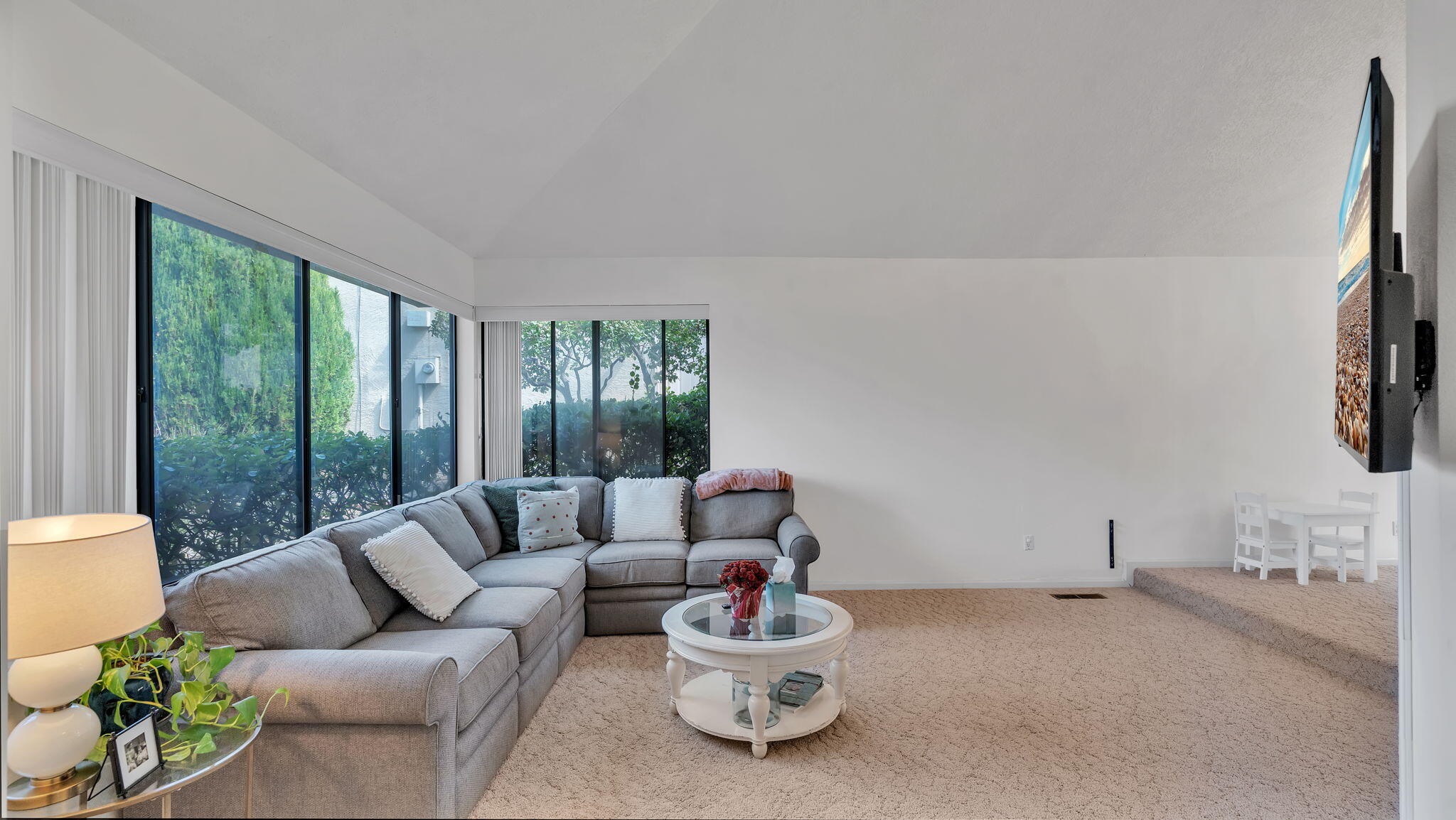 8720 MADRE Avenue NE