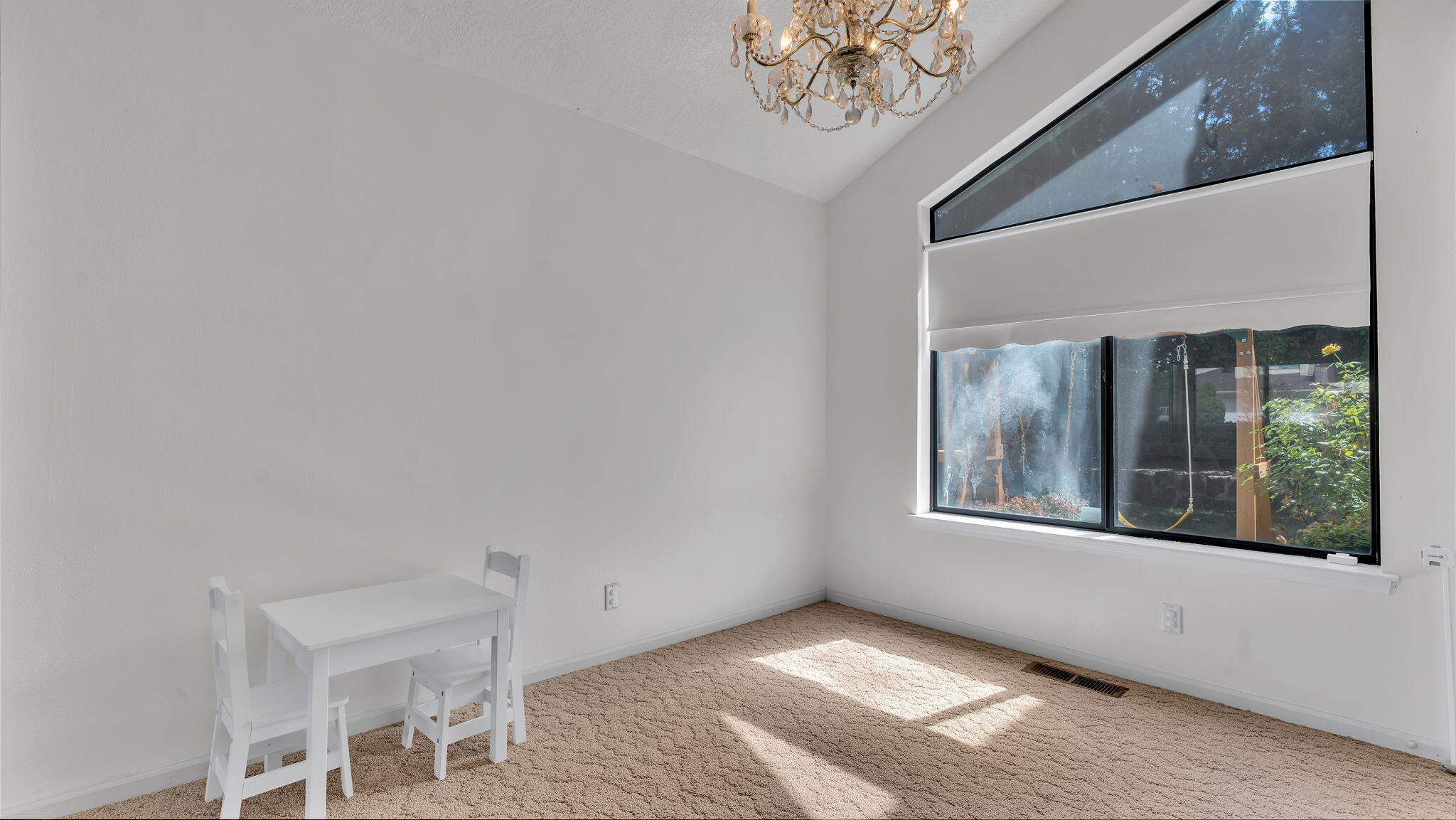 8720 MADRE Avenue NE