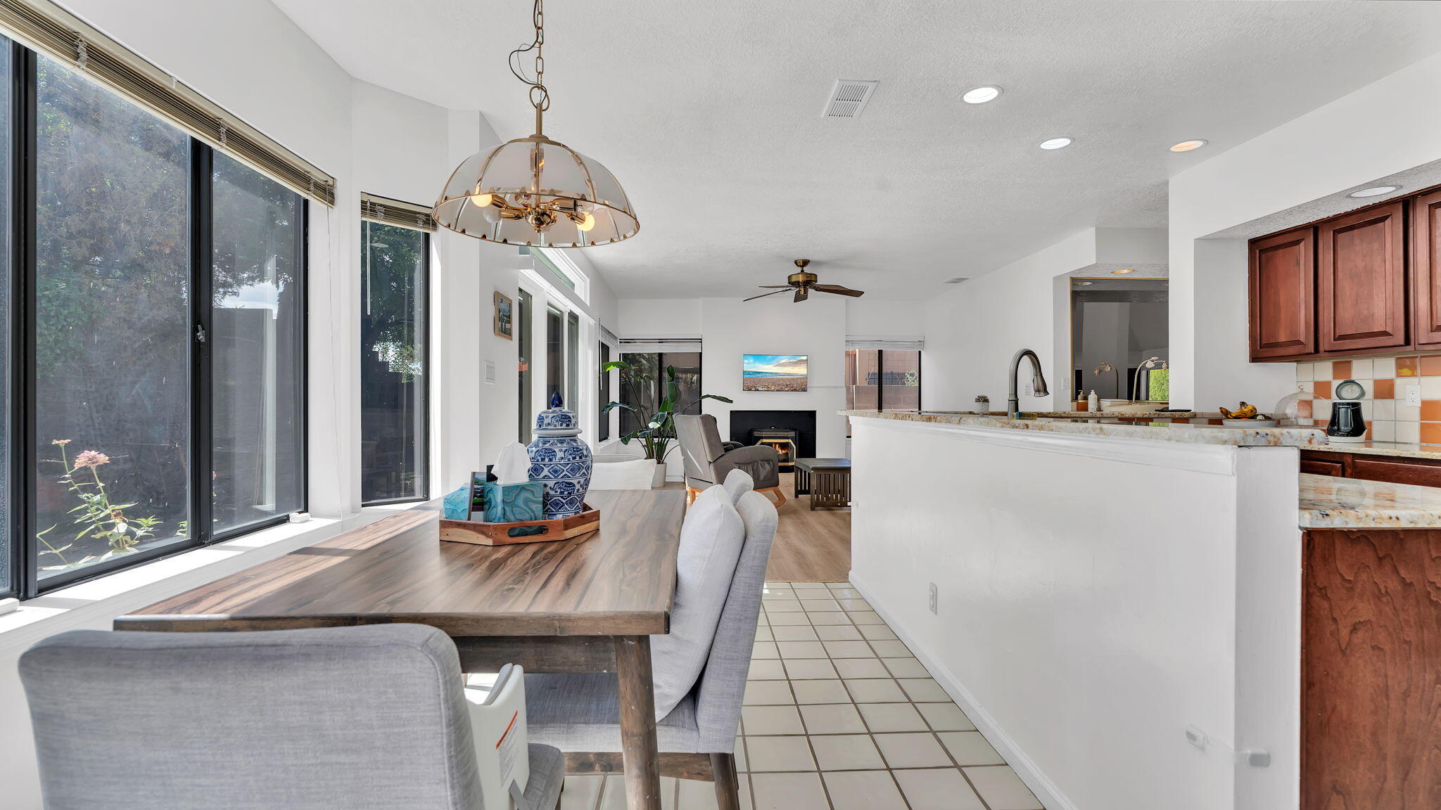 8720 MADRE Avenue NE