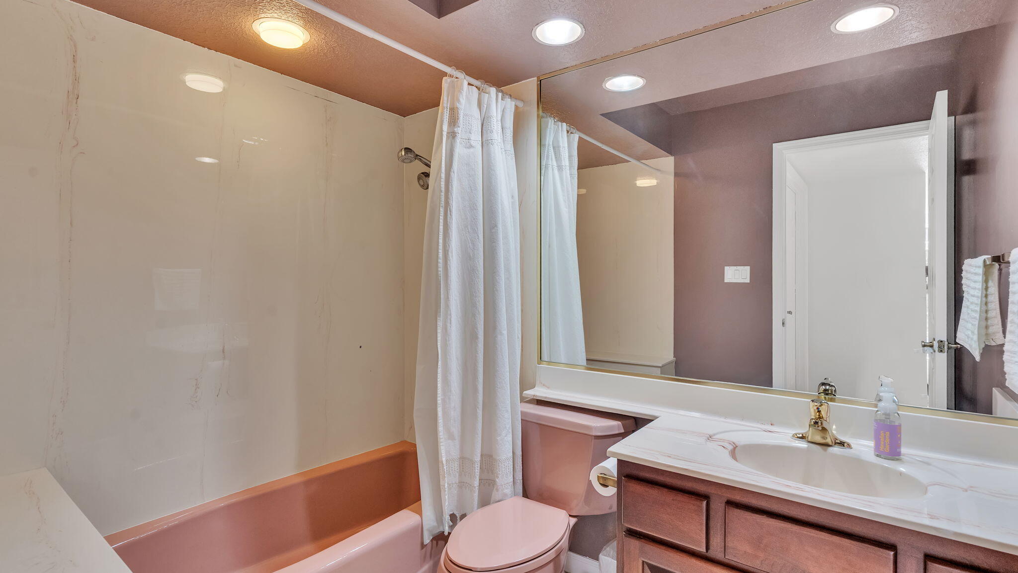 8720 MADRE Avenue NE