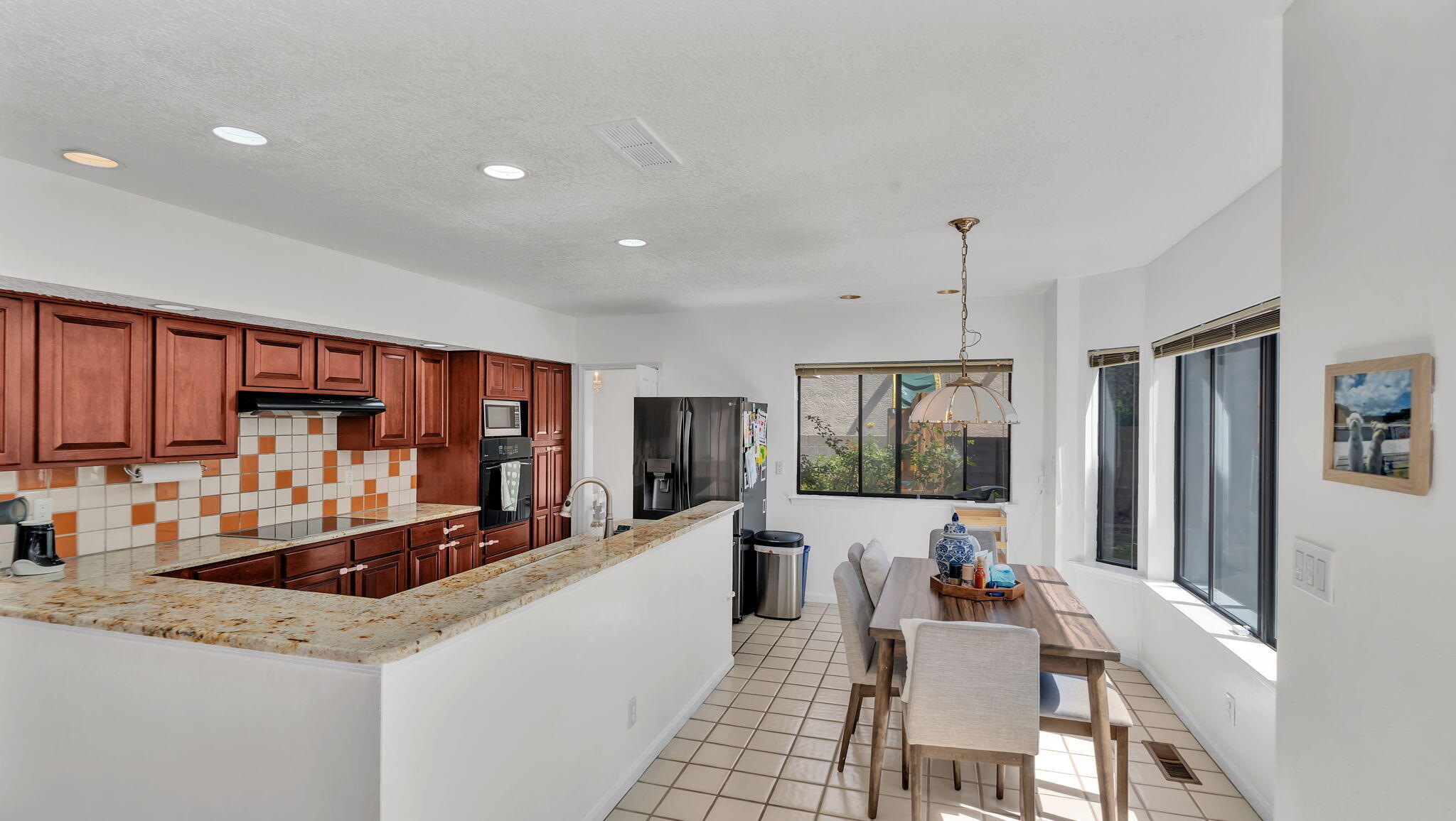 8720 MADRE Avenue NE