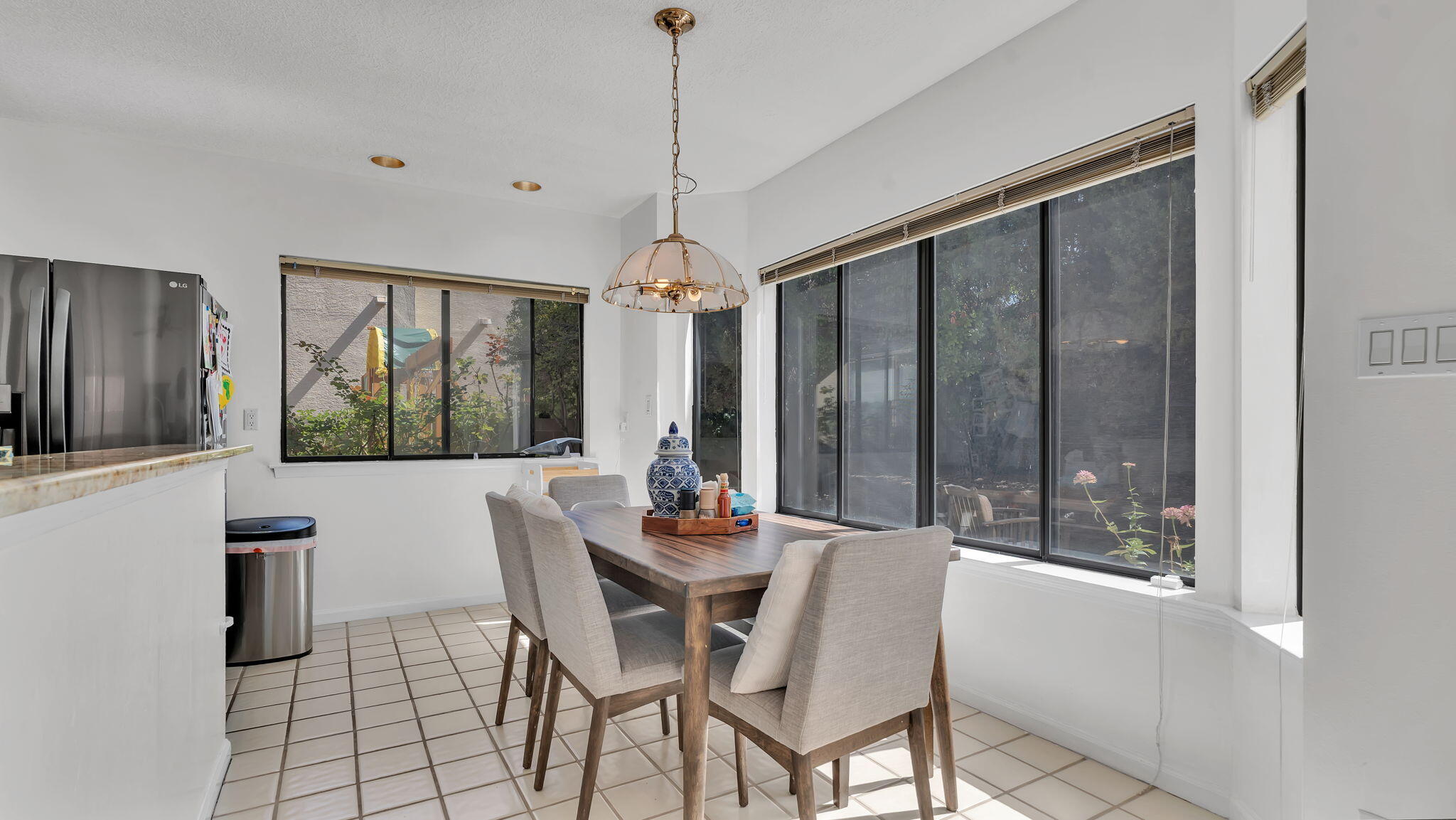 8720 MADRE Avenue NE