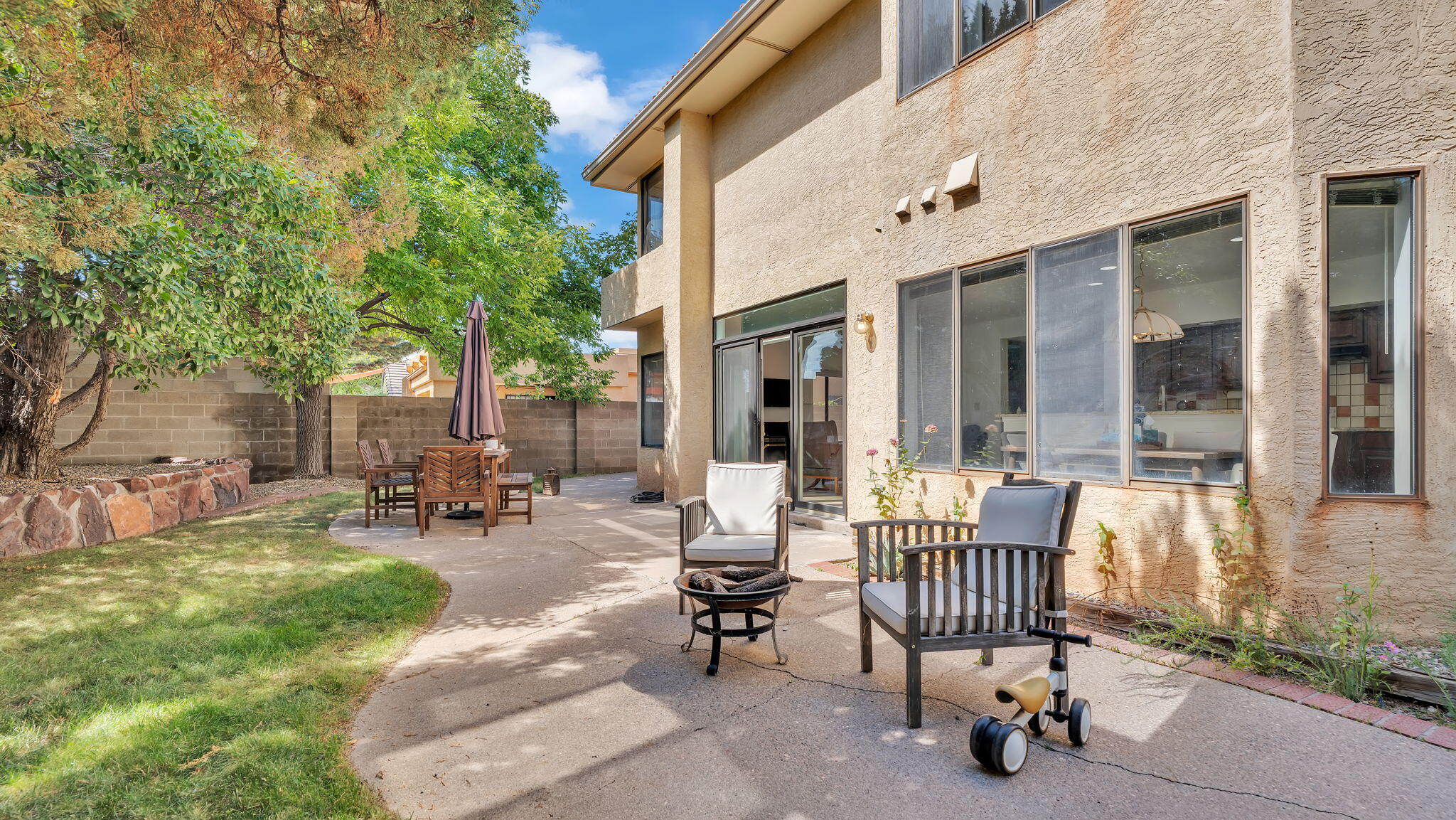 8720 MADRE Avenue NE