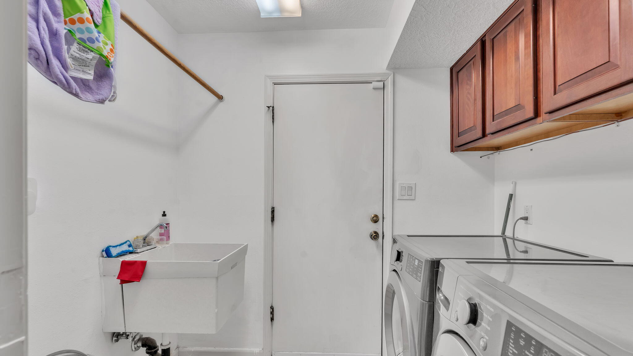 8720 MADRE Avenue NE