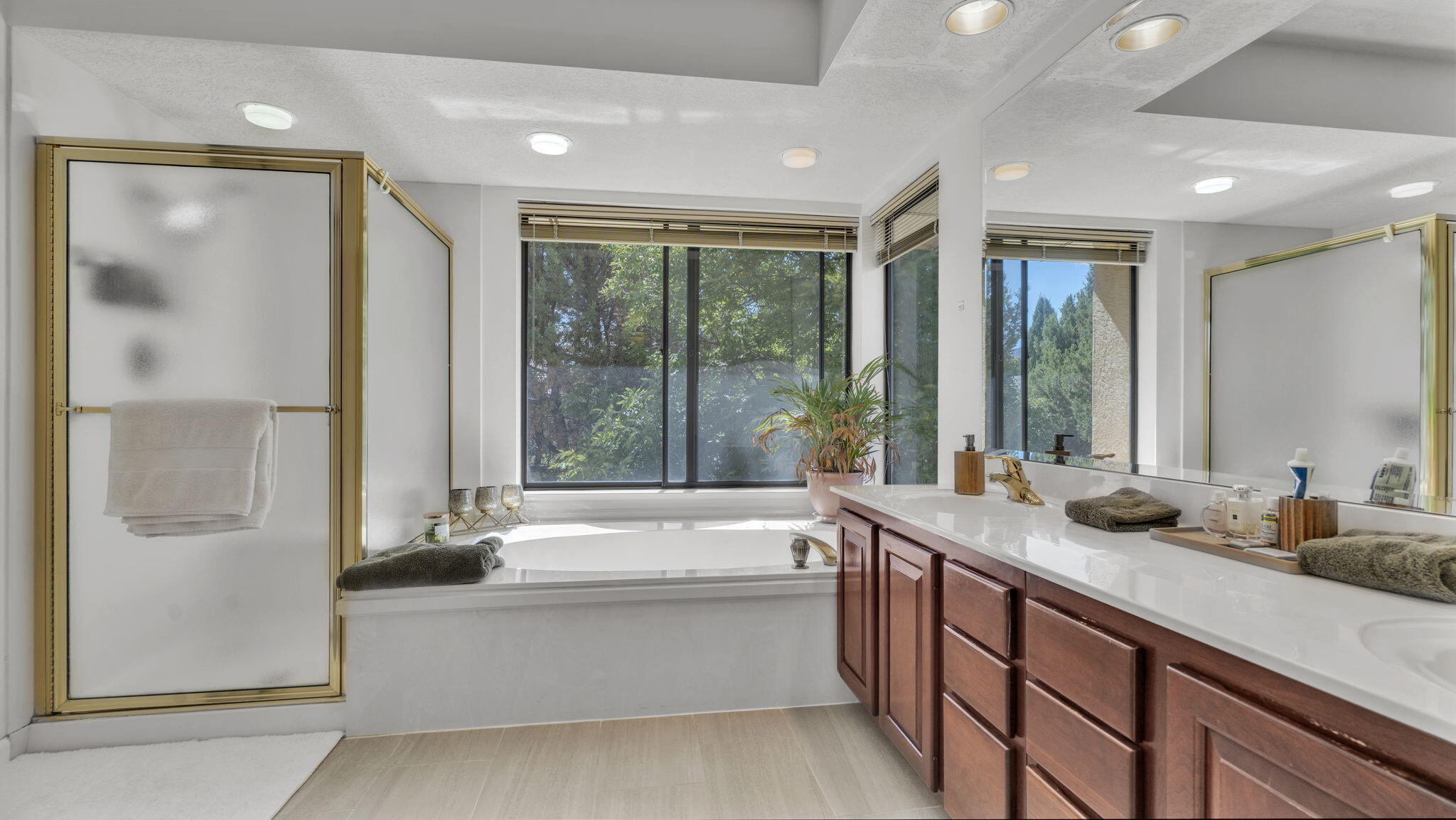 8720 MADRE Avenue NE