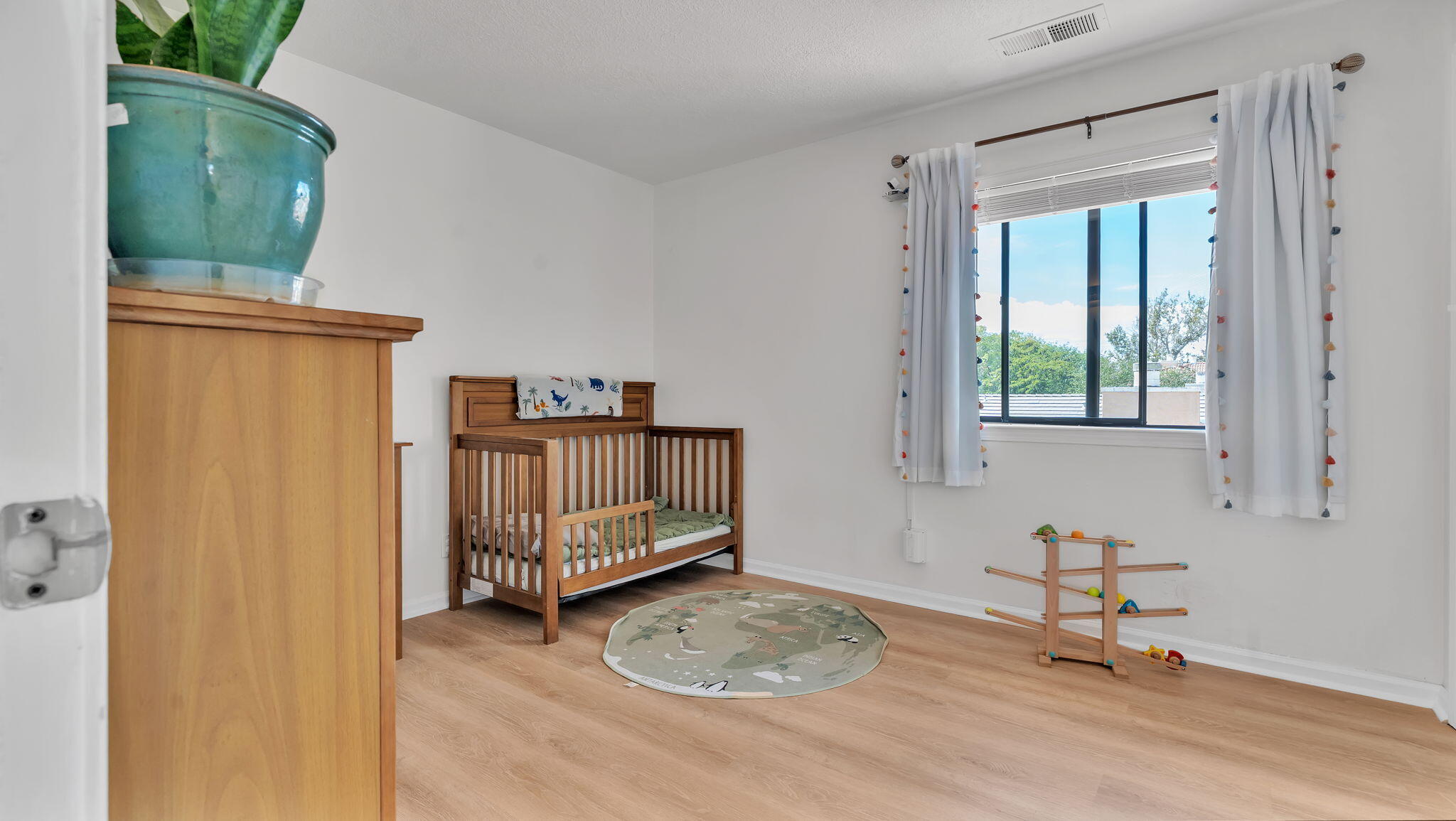 8720 MADRE Avenue NE