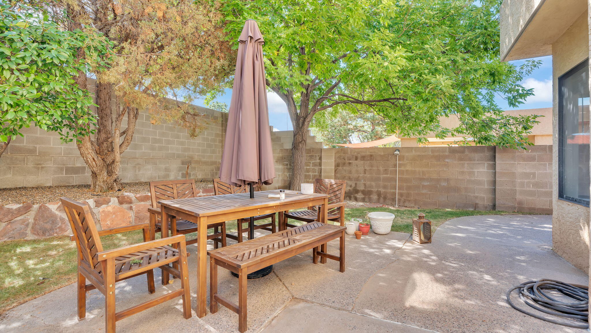 8720 MADRE Avenue NE