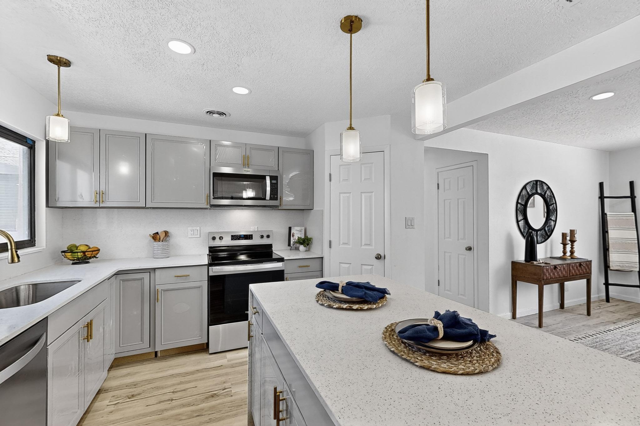 1820 Lester Drive NE Drive NE