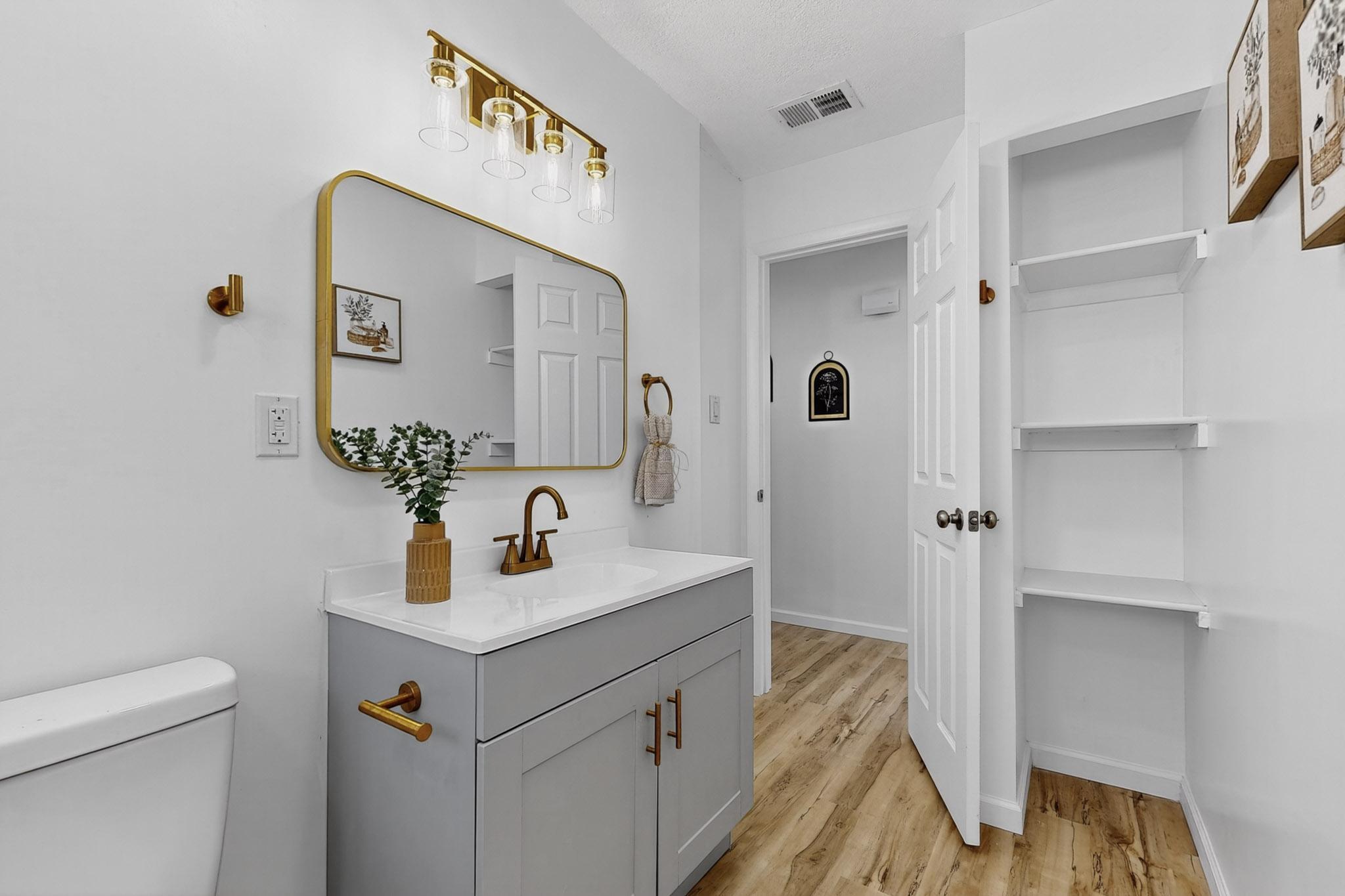 1820 Lester Drive NE Drive NE