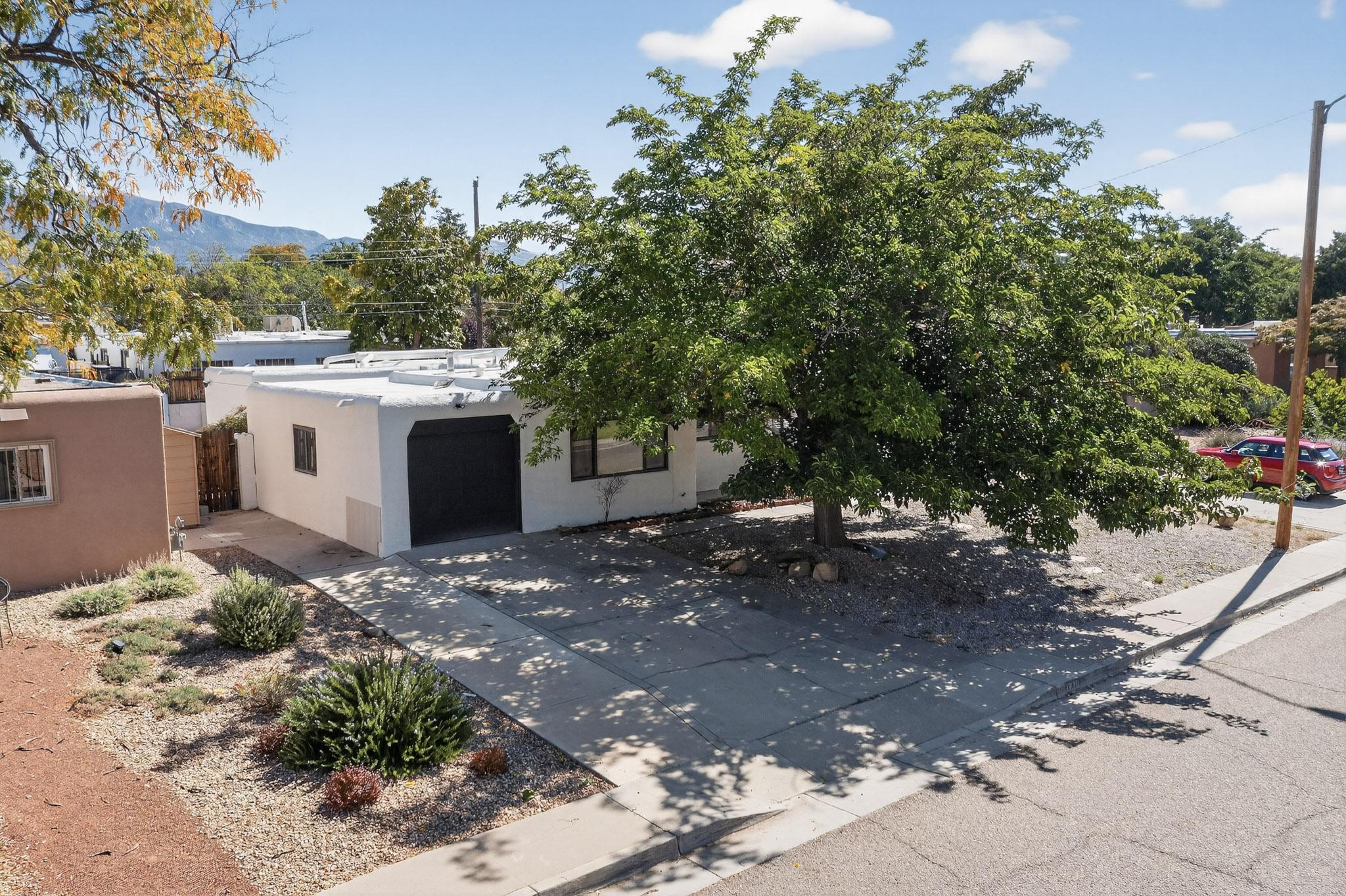 1820 Lester Drive NE Drive NE