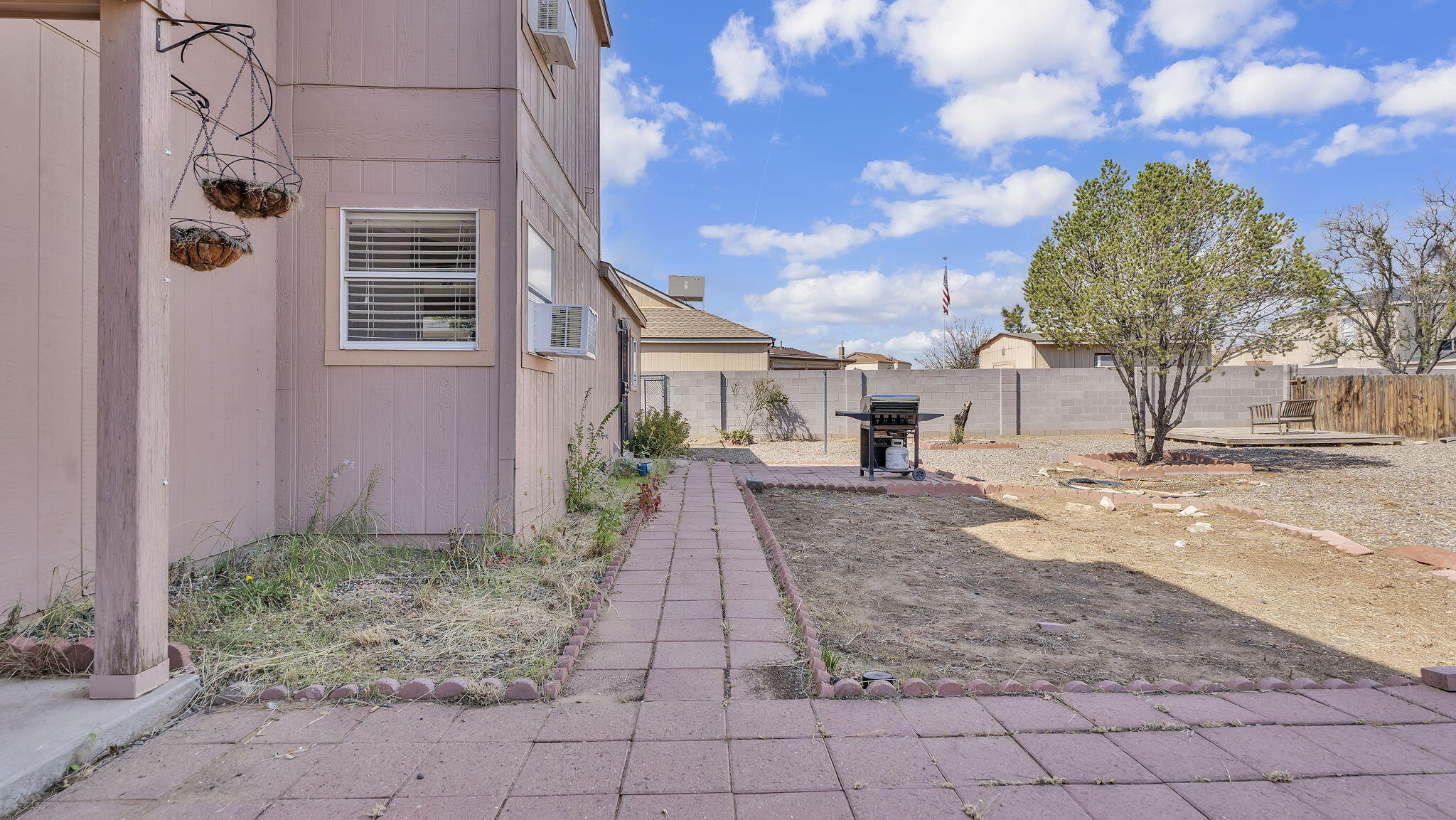 1800 Blueberry Drive NE