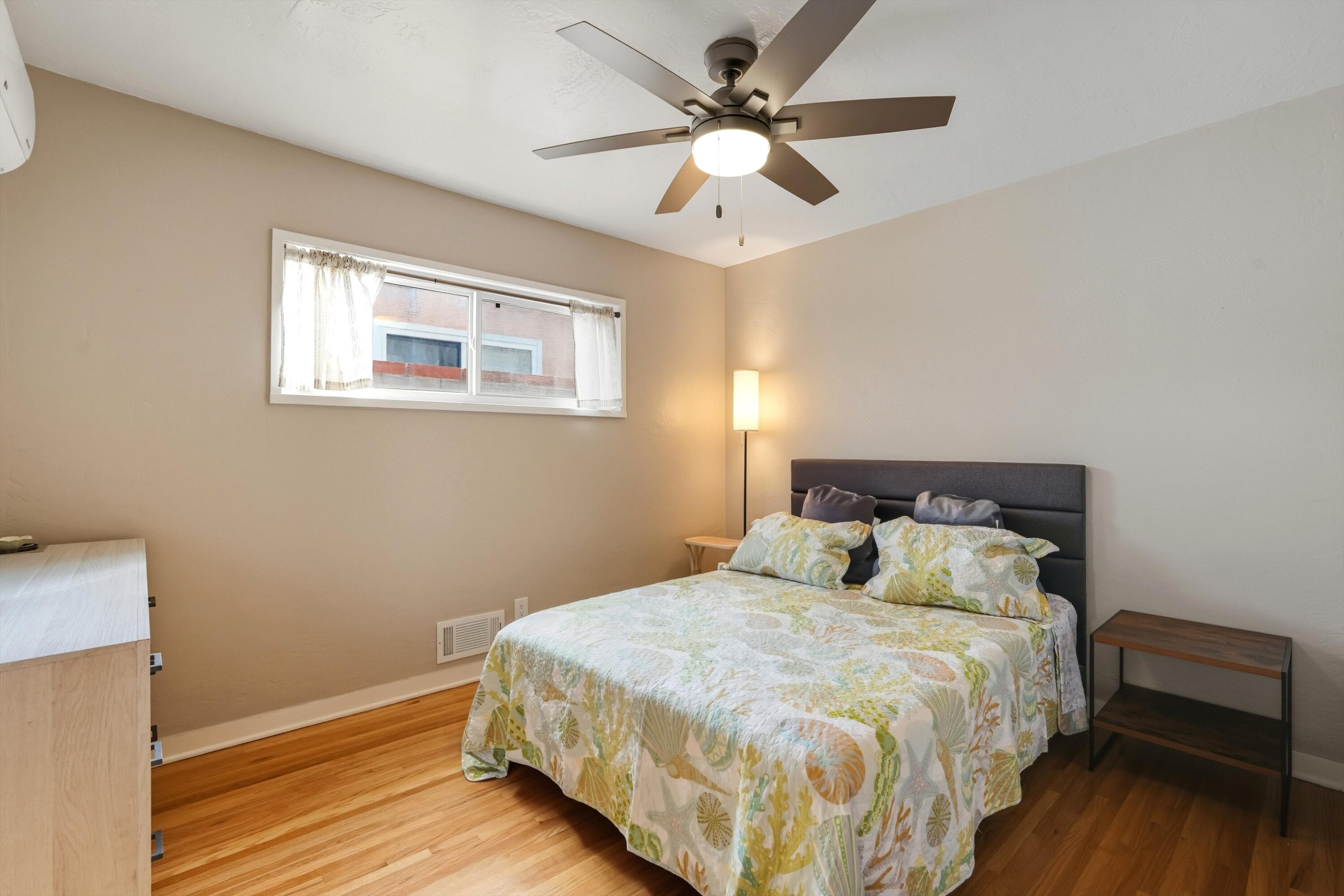 932 Manzano Street NE