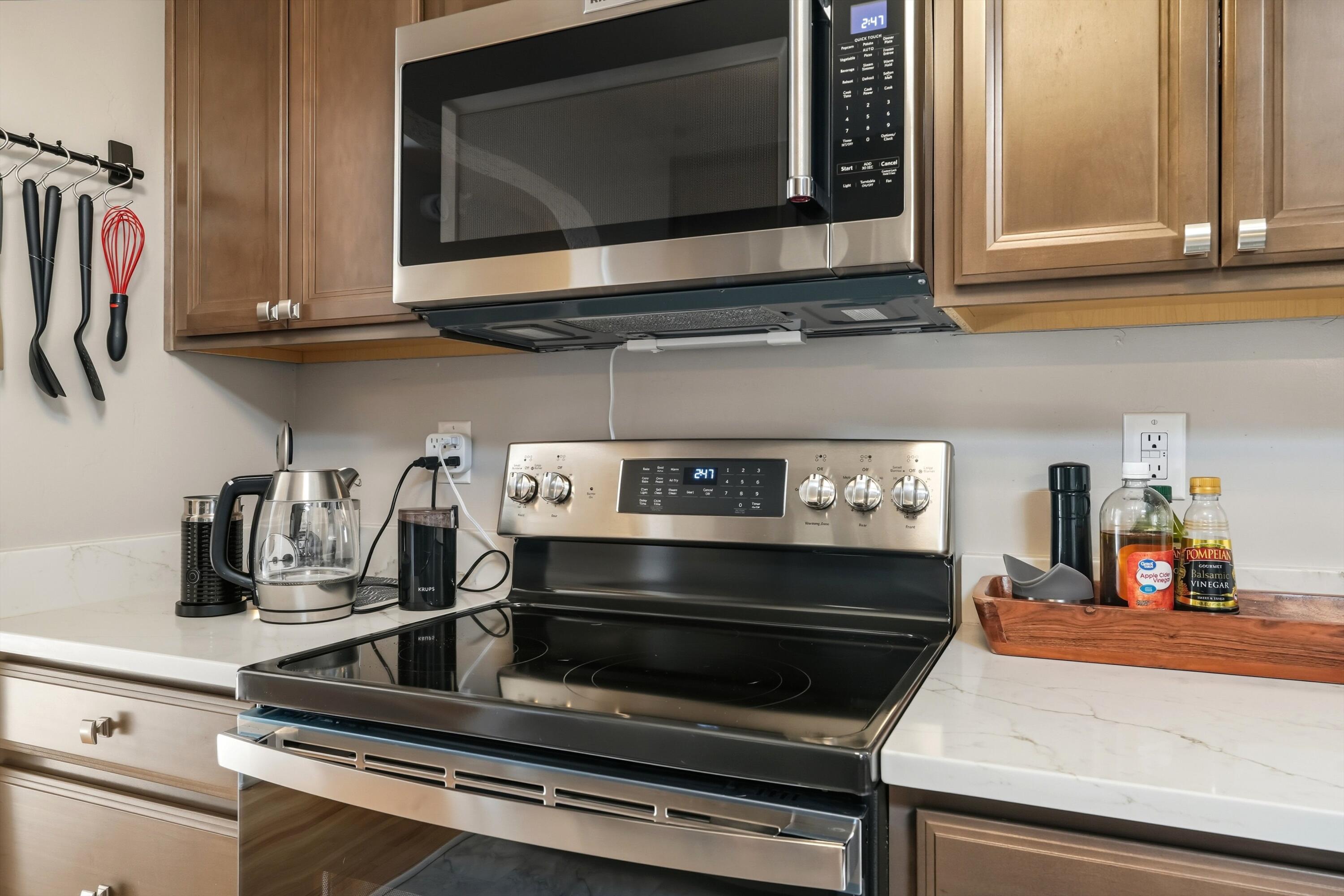 932 Manzano Street NE