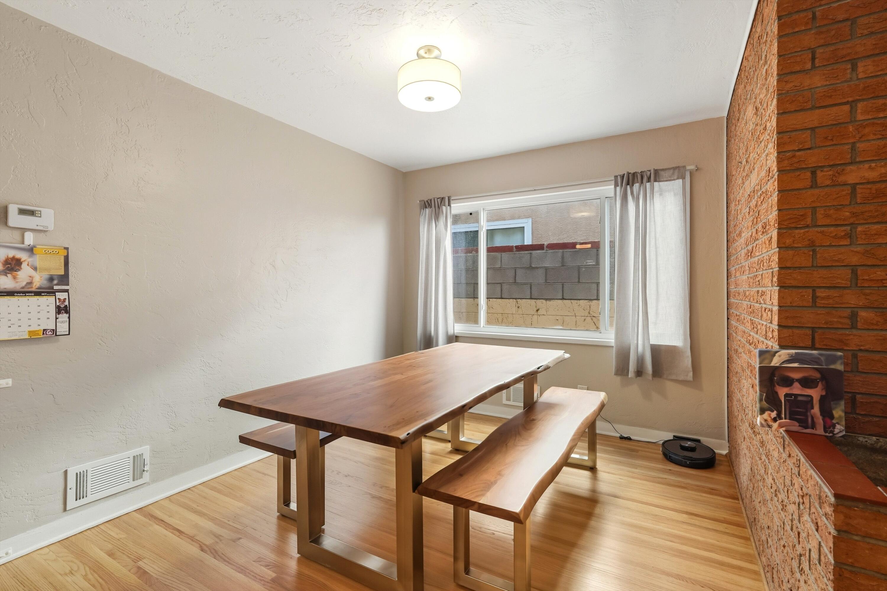 932 Manzano Street NE