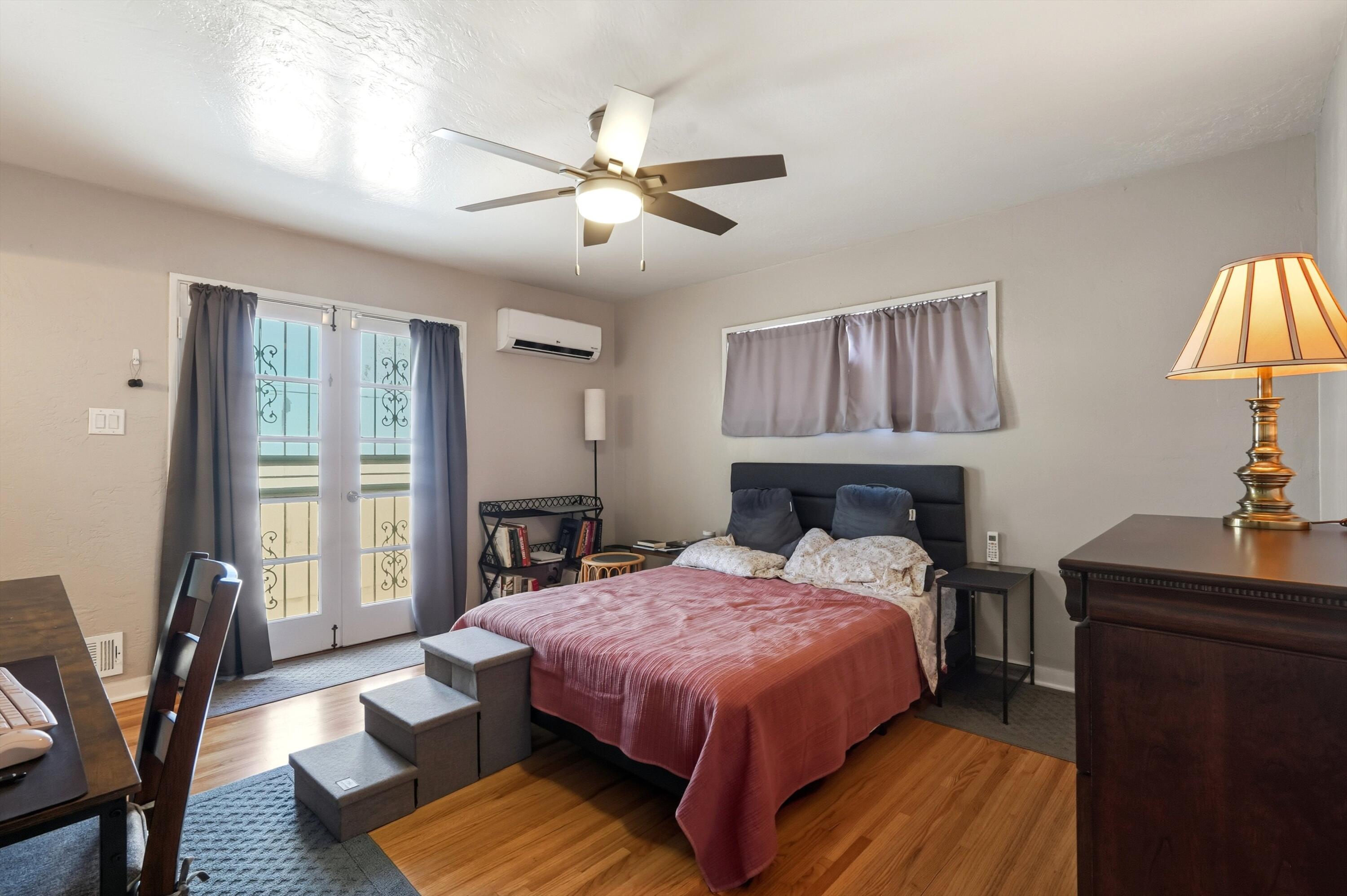 932 Manzano Street NE