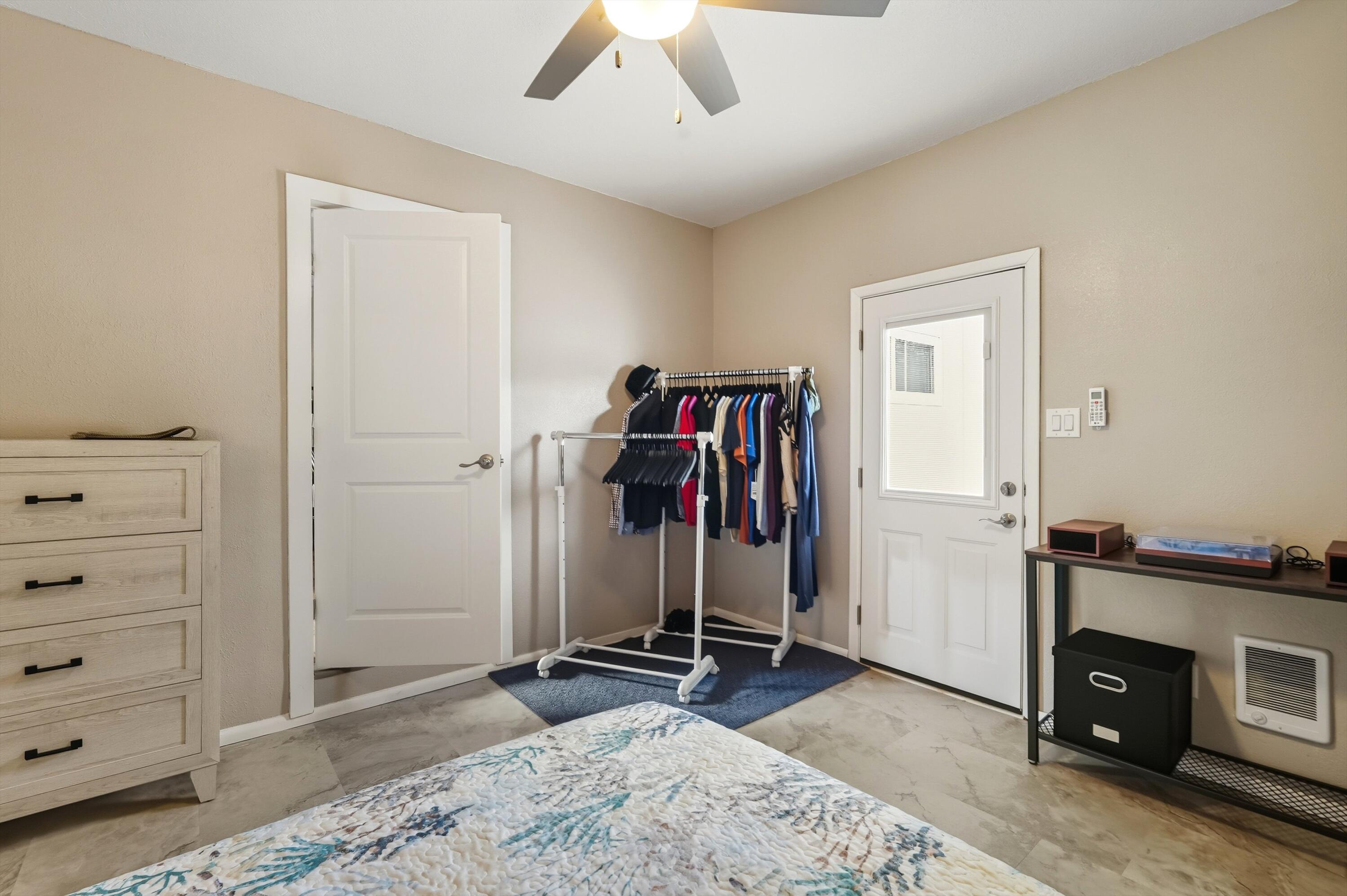 932 Manzano Street NE