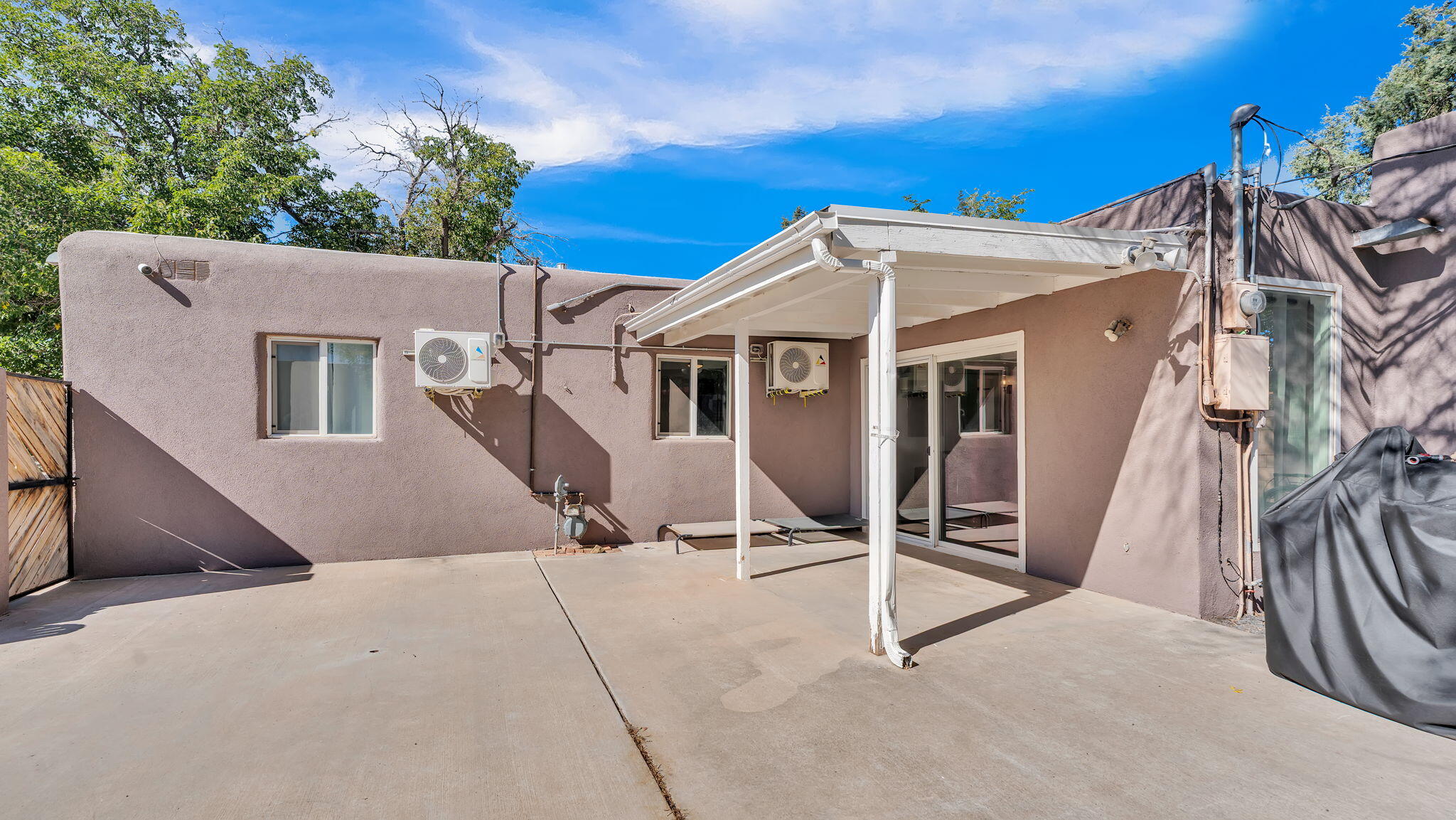 2504 Valencia Drive NE