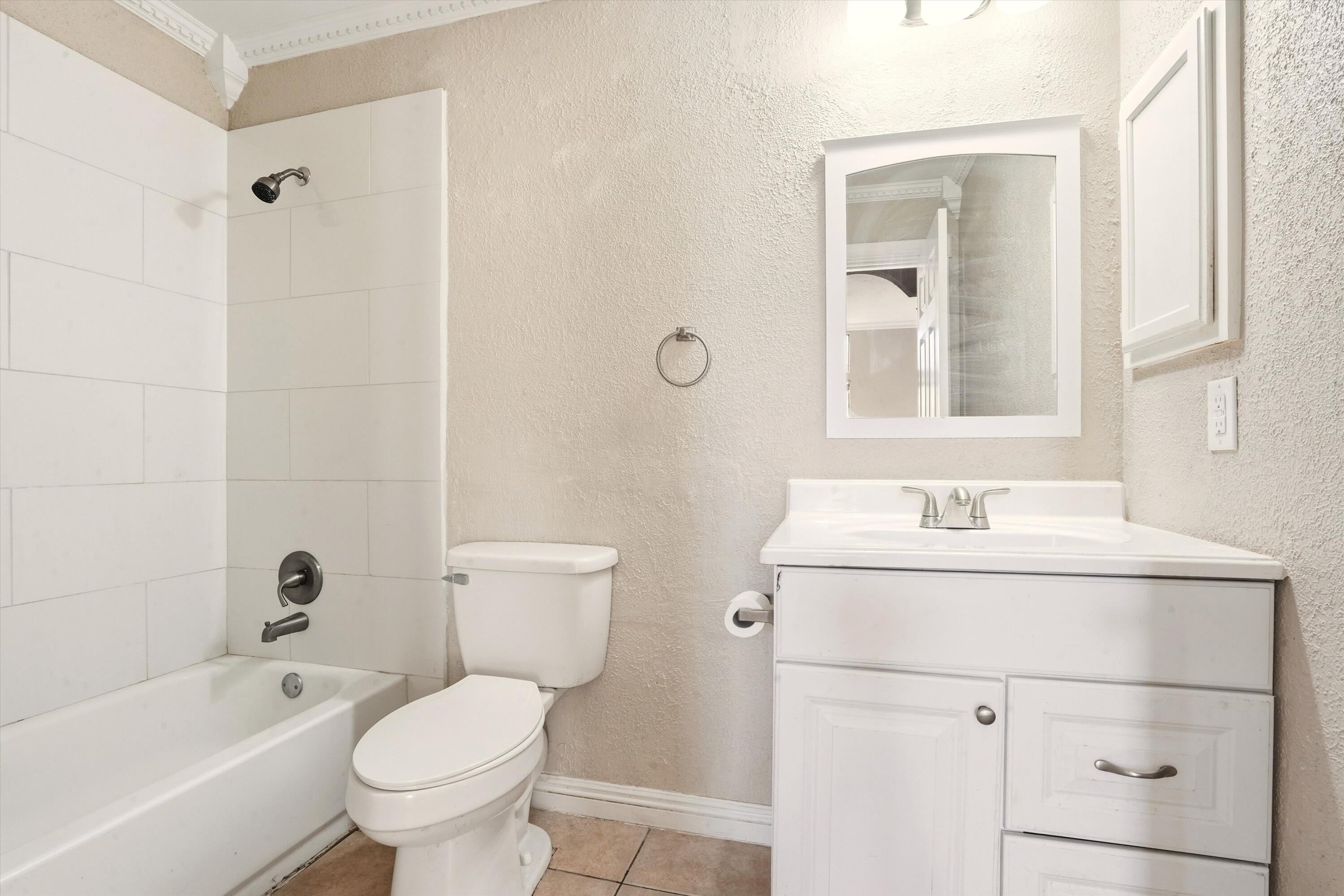 1645 Hollyberry Drive NE